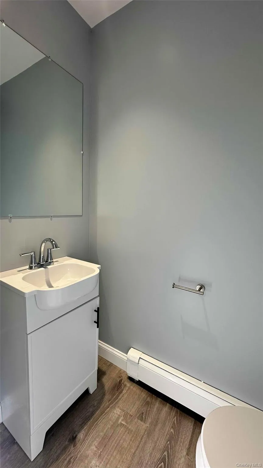 8 Bayard Avenue, Oyster Bay, NY, 3 Bedrooms Bedrooms, 5 Rooms Rooms,1 BathroomBathrooms,Residential Lease,For Rent,Bayard,0,988257 8 Bayard Avenue, Oyster Bay, NY, 3 Bedrooms Bedrooms, 5 Rooms Rooms,1 BathroomBathrooms,Residential Lease,For Rent,Bayard,0,988257