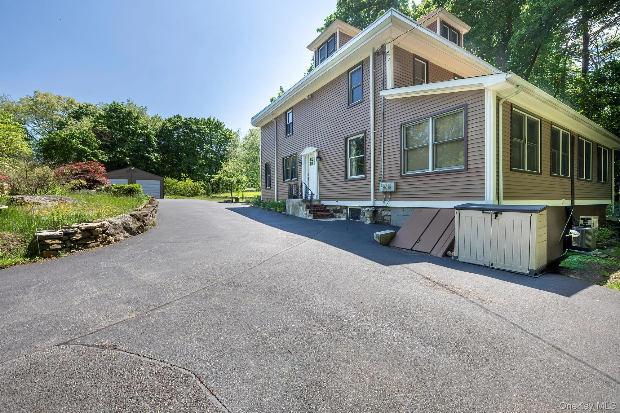 Plenty of Parking Plenty of Parking