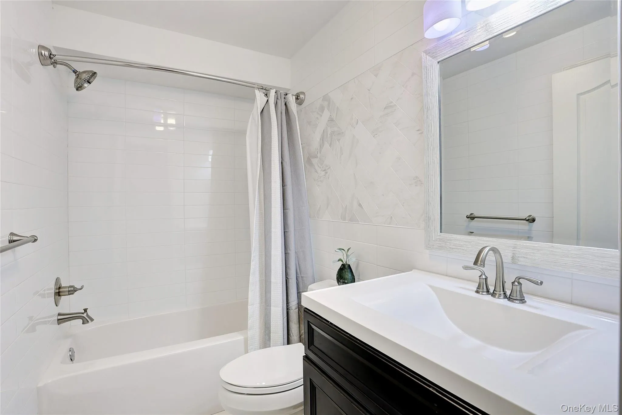24 Park Avenue, Ramapo, NY, 8 Bedrooms Bedrooms, 13 Rooms Rooms,4 BathroomsBathrooms,Residential,For Rent,Park,0,988309 24 Park Avenue, Ramapo, NY, 8 Bedrooms Bedrooms, 13 Rooms Rooms,4 BathroomsBathrooms,Residential,For Rent,Park,0,988309