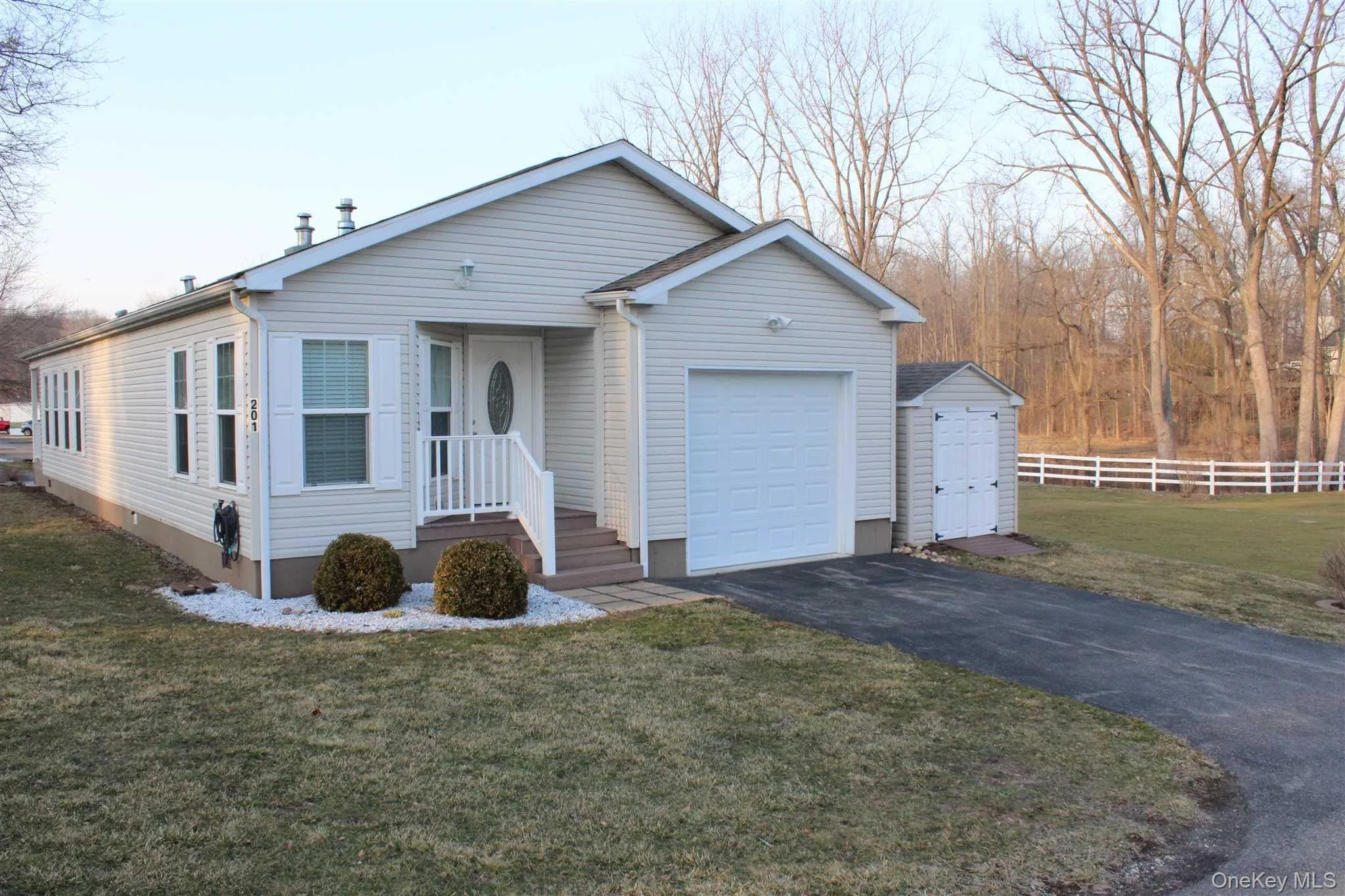 201 Brittany Terrace, New Windsor, NY, 2 Bedrooms Bedrooms, 6 Rooms Rooms,2 BathroomsBathrooms,Residential,For Rent,Brittany,0,988312 201 Brittany Terrace, New Windsor, NY, 2 Bedrooms Bedrooms, 6 Rooms Rooms,2 BathroomsBathrooms,Residential,For Rent,Brittany,0,988312