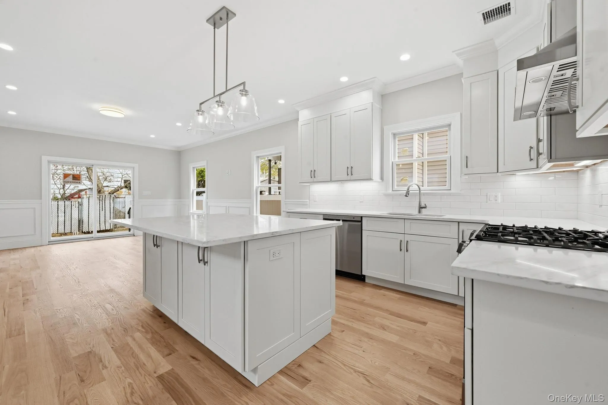 447 Keller Avenue, Hempstead, NY, 5 Bedrooms Bedrooms, 8 Rooms Rooms,3 BathroomsBathrooms,Residential,For Rent,Keller,0,988333 447 Keller Avenue, Hempstead, NY, 5 Bedrooms Bedrooms, 8 Rooms Rooms,3 BathroomsBathrooms,Residential,For Rent,Keller,0,988333