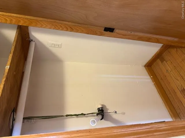 209-38 46th Rd, New York, NY, 3 Bedrooms Bedrooms, 5 Rooms Rooms,2 BathroomsBathrooms,Residential Lease,For Rent,46th Rd,0,988340 209-38 46th Rd, New York, NY, 3 Bedrooms Bedrooms, 5 Rooms Rooms,2 BathroomsBathrooms,Residential Lease,For Rent,46th Rd,0,988340