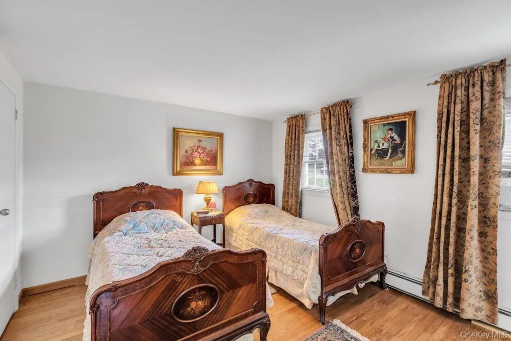 185 Whistler Road, North Hempstead, NY, 4 Bedrooms Bedrooms, 10 Rooms Rooms,3 BathroomsBathrooms,Residential,For Rent,Whistler,0,988342 185 Whistler Road, North Hempstead, NY, 4 Bedrooms Bedrooms, 10 Rooms Rooms,3 BathroomsBathrooms,Residential,For Rent,Whistler,0,988342