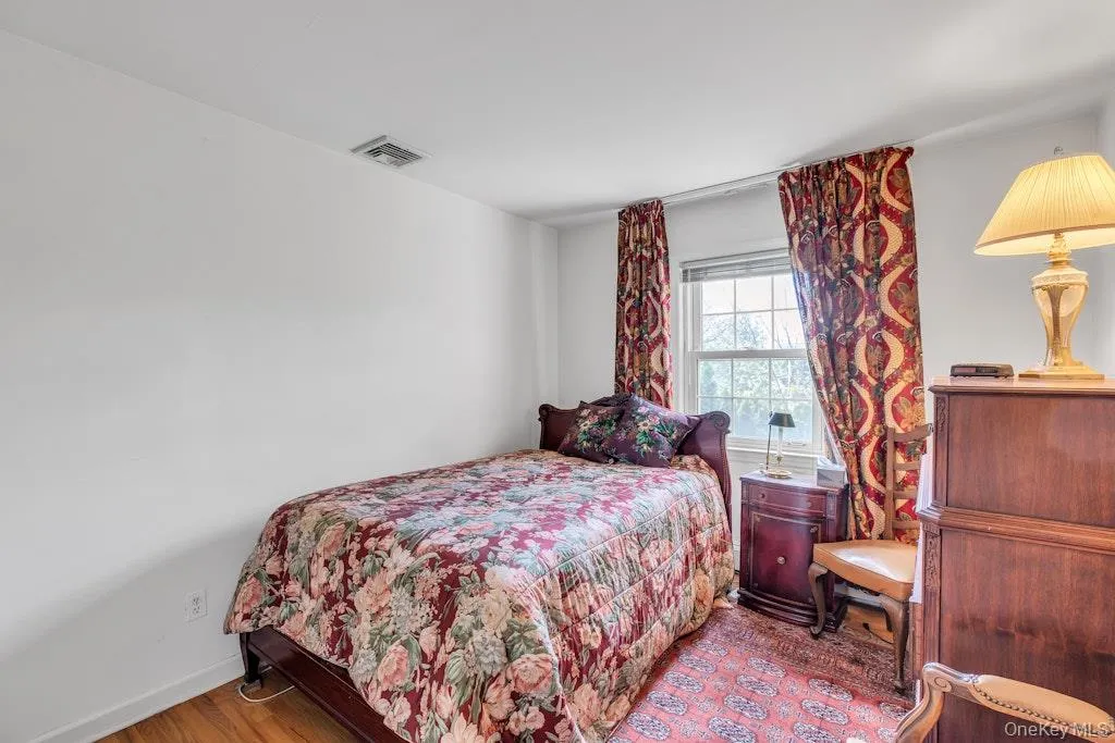 185 Whistler Road, North Hempstead, NY, 4 Bedrooms Bedrooms, 10 Rooms Rooms,3 BathroomsBathrooms,Residential,For Rent,Whistler,0,988342 185 Whistler Road, North Hempstead, NY, 4 Bedrooms Bedrooms, 10 Rooms Rooms,3 BathroomsBathrooms,Residential,For Rent,Whistler,0,988342