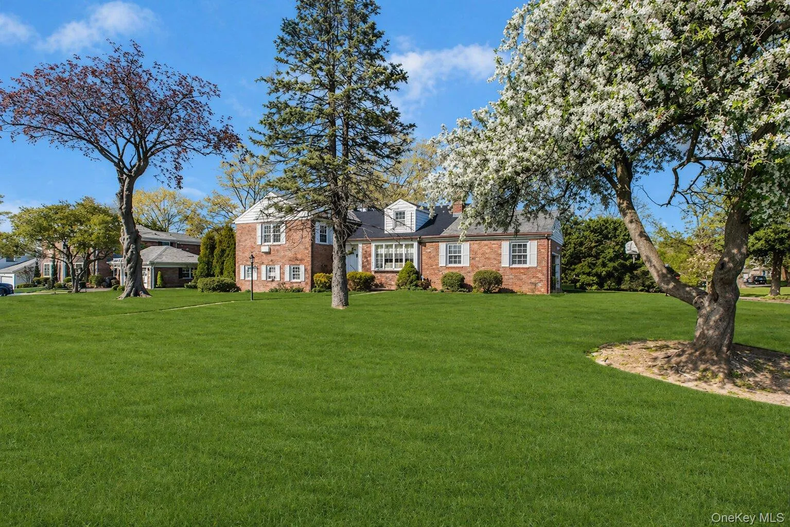 185 Whistler Road, North Hempstead, NY, 4 Bedrooms Bedrooms, 10 Rooms Rooms,3 BathroomsBathrooms,Residential,For Rent,Whistler,0,988342 185 Whistler Road, North Hempstead, NY, 4 Bedrooms Bedrooms, 10 Rooms Rooms,3 BathroomsBathrooms,Residential,For Rent,Whistler,0,988342