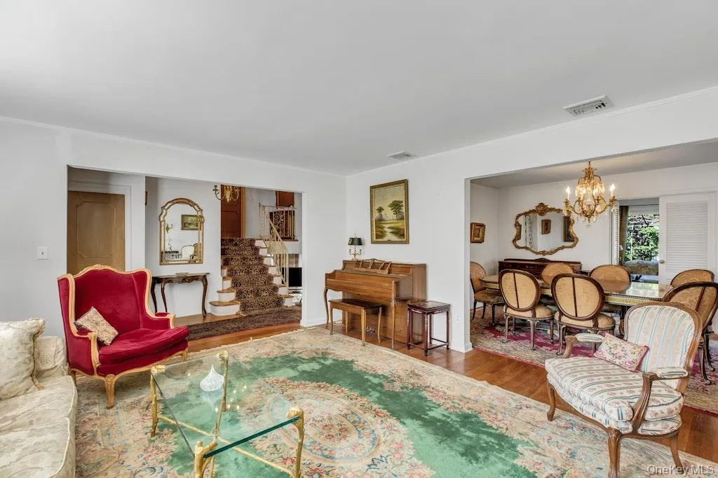 185 Whistler Road, North Hempstead, NY, 4 Bedrooms Bedrooms, 10 Rooms Rooms,3 BathroomsBathrooms,Residential,For Rent,Whistler,0,988342 185 Whistler Road, North Hempstead, NY, 4 Bedrooms Bedrooms, 10 Rooms Rooms,3 BathroomsBathrooms,Residential,For Rent,Whistler,0,988342