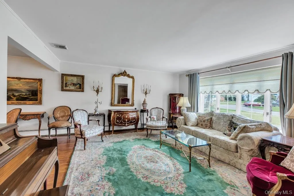 185 Whistler Road, North Hempstead, NY, 4 Bedrooms Bedrooms, 10 Rooms Rooms,3 BathroomsBathrooms,Residential,For Rent,Whistler,0,988342 185 Whistler Road, North Hempstead, NY, 4 Bedrooms Bedrooms, 10 Rooms Rooms,3 BathroomsBathrooms,Residential,For Rent,Whistler,0,988342