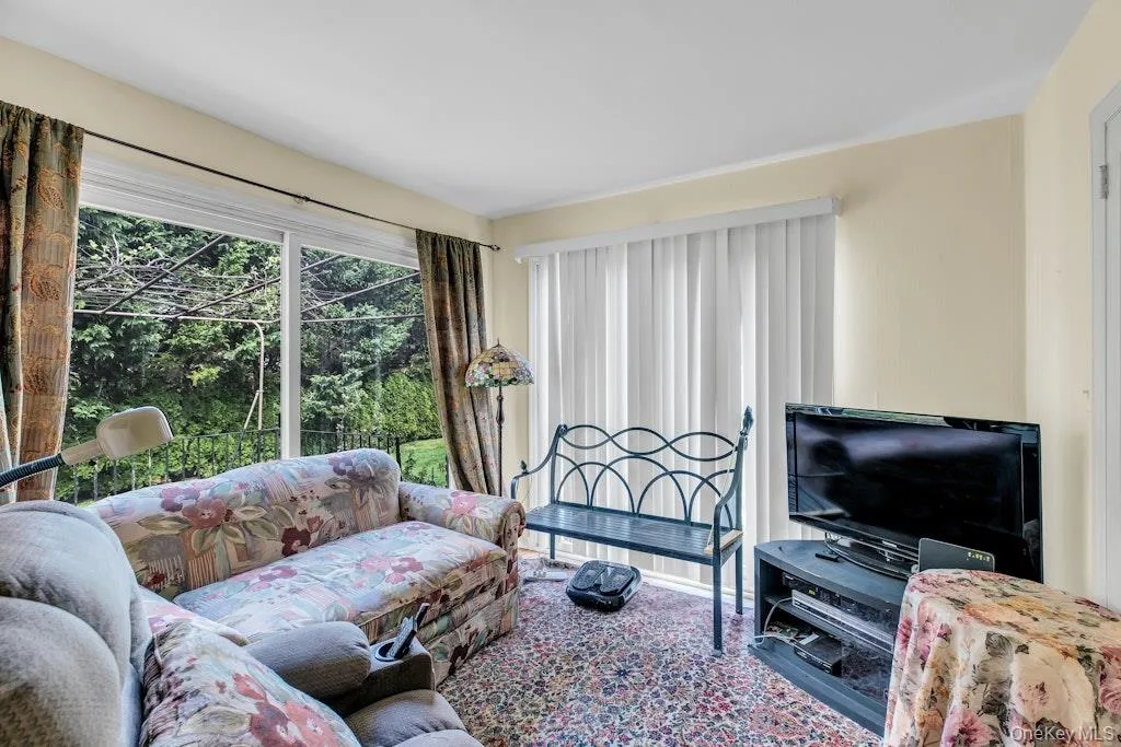 185 Whistler Road, North Hempstead, NY, 4 Bedrooms Bedrooms, 10 Rooms Rooms,3 BathroomsBathrooms,Residential,For Rent,Whistler,0,988342 185 Whistler Road, North Hempstead, NY, 4 Bedrooms Bedrooms, 10 Rooms Rooms,3 BathroomsBathrooms,Residential,For Rent,Whistler,0,988342