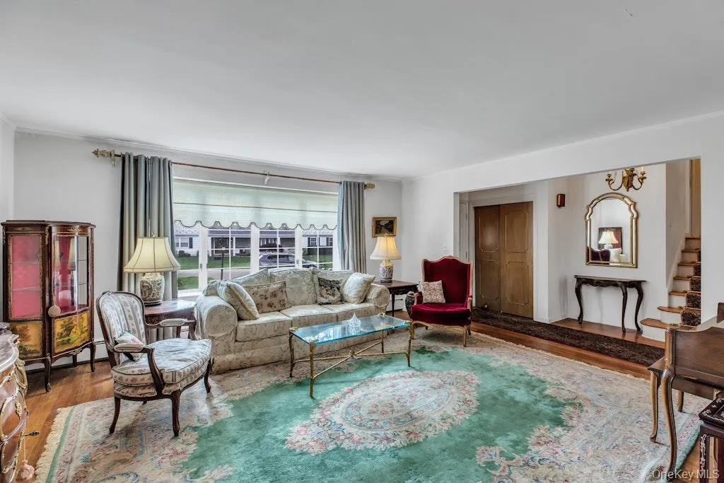 185 Whistler Road, North Hempstead, NY, 4 Bedrooms Bedrooms, 10 Rooms Rooms,3 BathroomsBathrooms,Residential,For Rent,Whistler,0,988342 185 Whistler Road, North Hempstead, NY, 4 Bedrooms Bedrooms, 10 Rooms Rooms,3 BathroomsBathrooms,Residential,For Rent,Whistler,0,988342