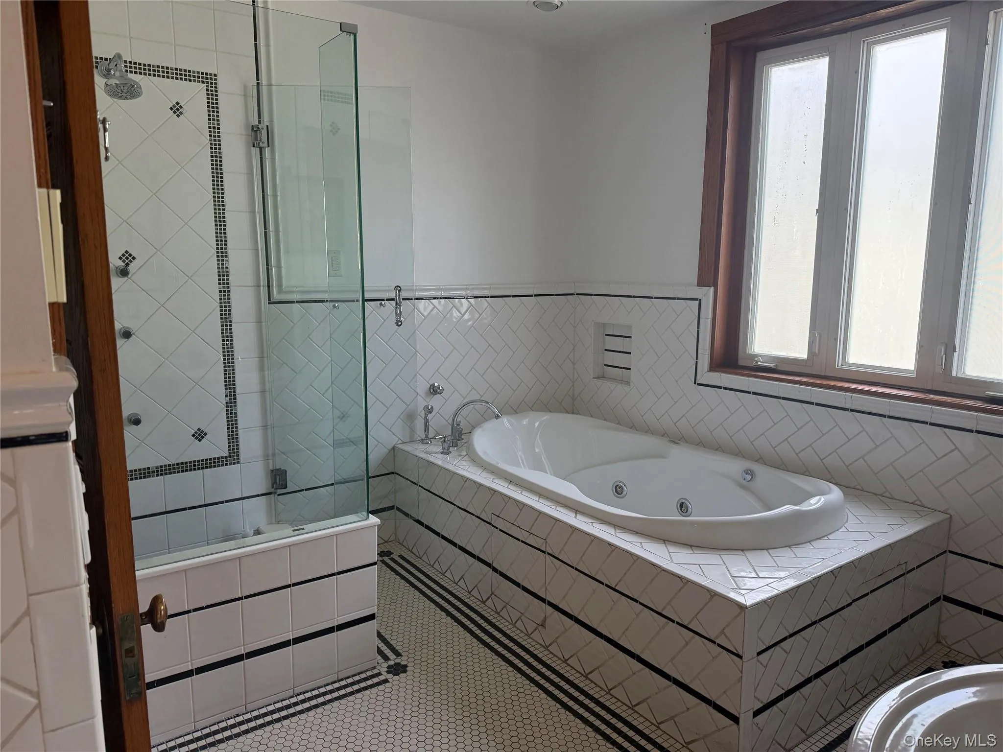 30 North Avenue, New Rochelle, NY, 3 Bedrooms Bedrooms, 8 Rooms Rooms,2 BathroomsBathrooms,Residential Lease,For Rent,North,0,988356 30 North Avenue, New Rochelle, NY, 3 Bedrooms Bedrooms, 8 Rooms Rooms,2 BathroomsBathrooms,Residential Lease,For Rent,North,0,988356