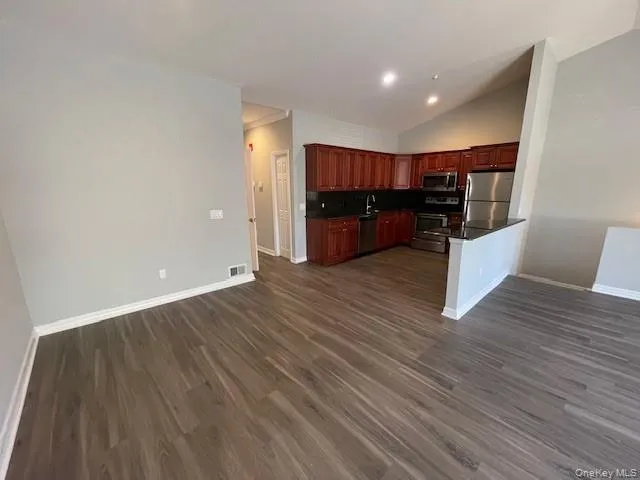 112 Center Court, Brookhaven, NY, 1 Bedroom Bedrooms, 5 Rooms Rooms,2 BathroomsBathrooms,Residential Lease,For Rent,Center,0,988367 112 Center Court, Brookhaven, NY, 1 Bedroom Bedrooms, 5 Rooms Rooms,2 BathroomsBathrooms,Residential Lease,For Rent,Center,0,988367