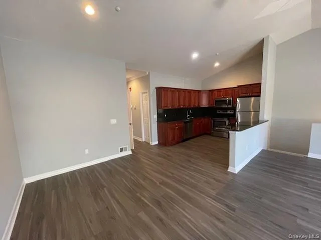 112 Center Court, Brookhaven, NY, 1 Bedroom Bedrooms, 5 Rooms Rooms,2 BathroomsBathrooms,Residential Lease,For Rent,Center,0,988367 112 Center Court, Brookhaven, NY, 1 Bedroom Bedrooms, 5 Rooms Rooms,2 BathroomsBathrooms,Residential Lease,For Rent,Center,0,988367