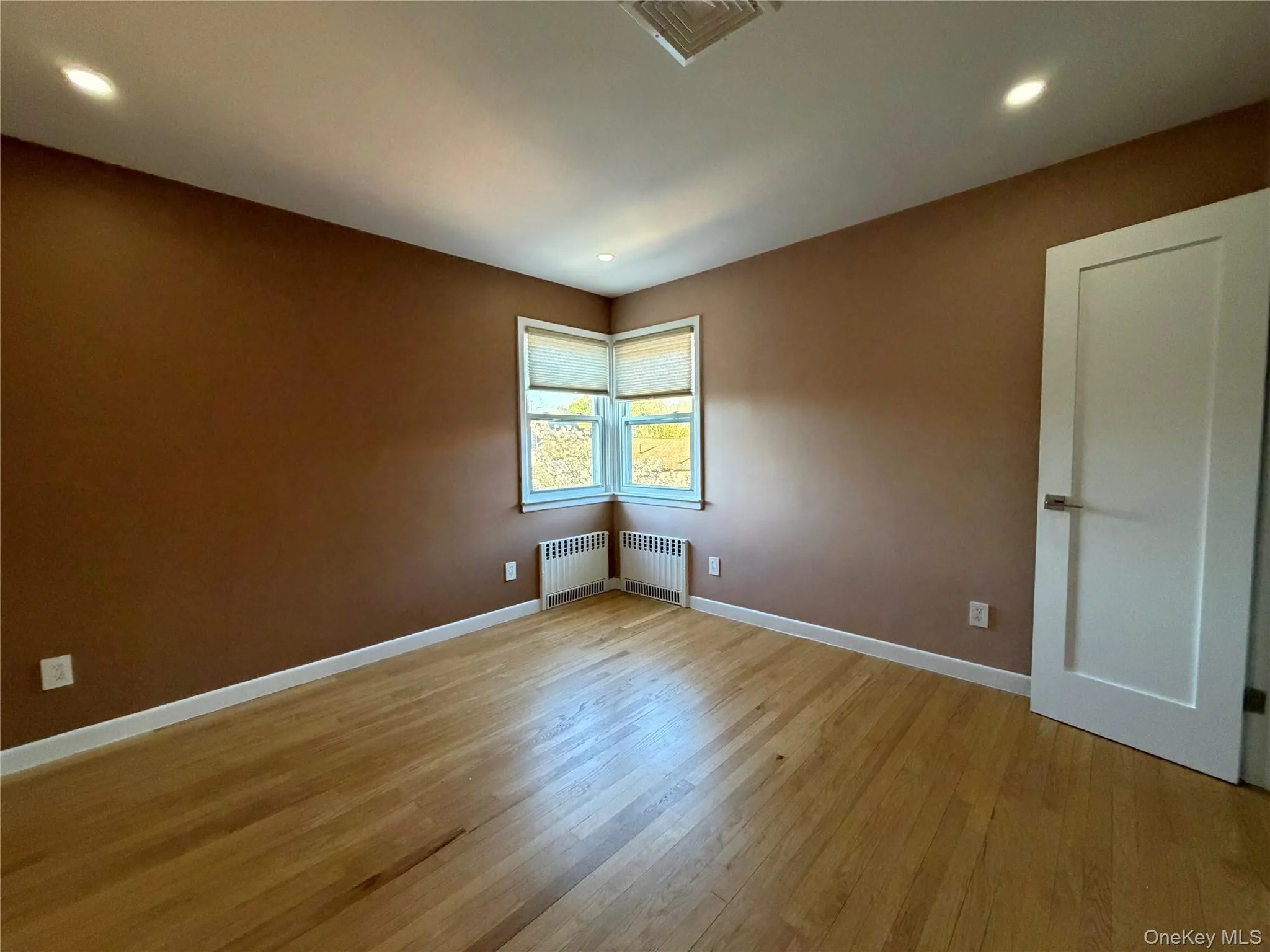 15447 20th Road, New York, NY, 3 Bedrooms Bedrooms, 5 Rooms Rooms,1 BathroomBathrooms,Residential Lease,For Rent,20th,0,988400 15447 20th Road, New York, NY, 3 Bedrooms Bedrooms, 5 Rooms Rooms,1 BathroomBathrooms,Residential Lease,For Rent,20th,0,988400