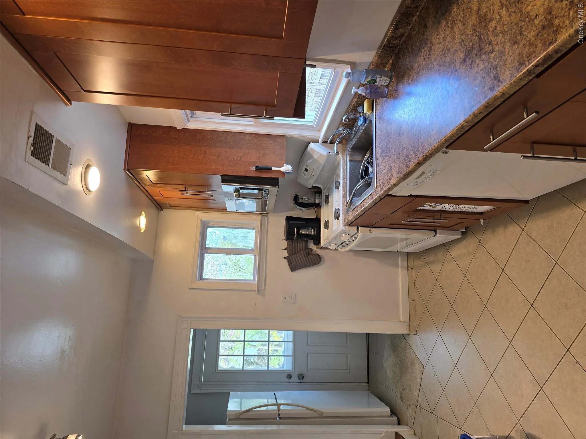 15 Roosevelt Avenue, Rye City, NY, 4 Bedrooms Bedrooms, 9 Rooms Rooms,1 BathroomBathrooms,Residential Sale,For Rent,Roosevelt,0,988403 15 Roosevelt Avenue, Rye City, NY, 4 Bedrooms Bedrooms, 9 Rooms Rooms,1 BathroomBathrooms,Residential Sale,For Rent,Roosevelt,0,988403
