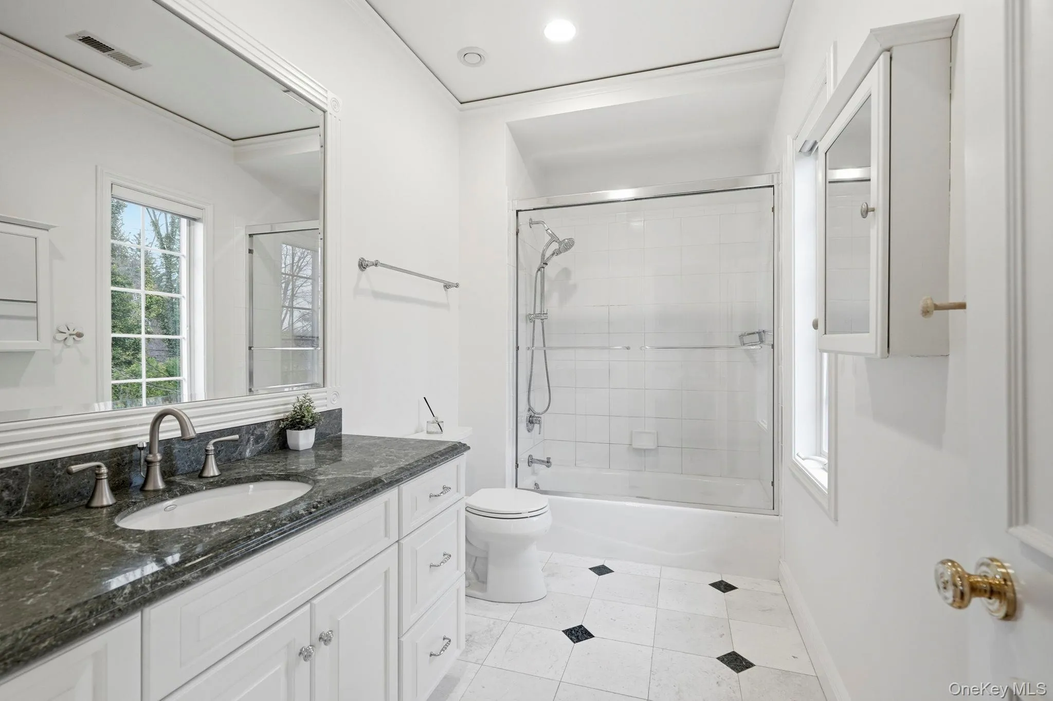2 Coventry Court, Mamaroneck, NY, 7 Bedrooms Bedrooms, 15 Rooms Rooms,7 BathroomsBathrooms,Residential,For Rent,Coventry,0,988412 2 Coventry Court, Mamaroneck, NY, 7 Bedrooms Bedrooms, 15 Rooms Rooms,7 BathroomsBathrooms,Residential,For Rent,Coventry,0,988412