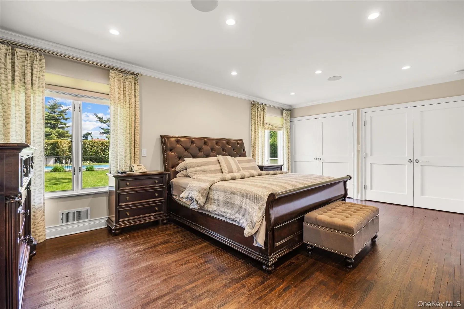 11 Flower Lane, North Hempstead, NY, 5 Bedrooms Bedrooms, 10 Rooms Rooms,3 BathroomsBathrooms,Residential Lease,For Rent,Flower,0,988416 11 Flower Lane, North Hempstead, NY, 5 Bedrooms Bedrooms, 10 Rooms Rooms,3 BathroomsBathrooms,Residential Lease,For Rent,Flower,0,988416