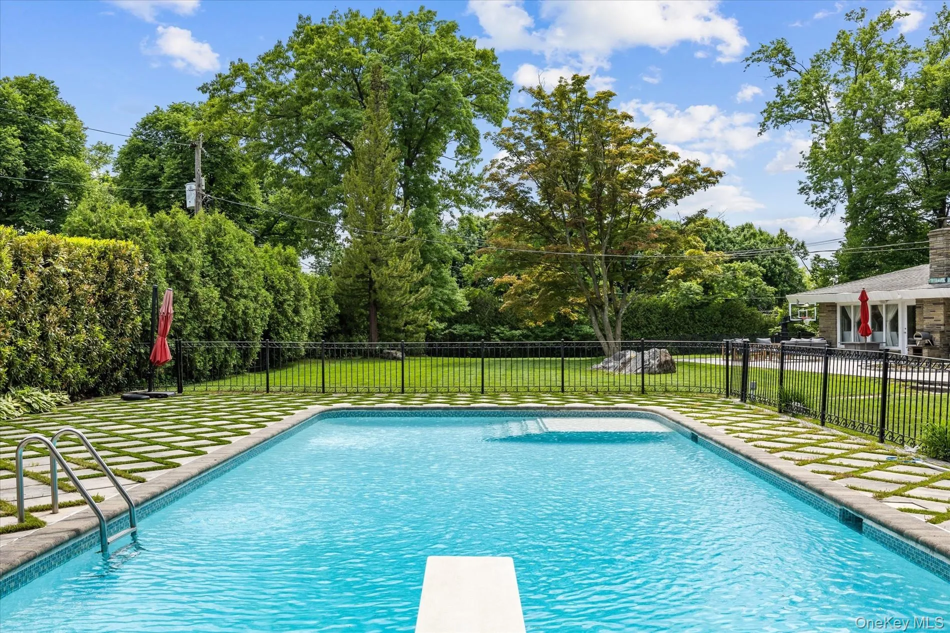 11 Flower Lane, North Hempstead, NY, 5 Bedrooms Bedrooms, 10 Rooms Rooms,3 BathroomsBathrooms,Residential Lease,For Rent,Flower,0,988416 11 Flower Lane, North Hempstead, NY, 5 Bedrooms Bedrooms, 10 Rooms Rooms,3 BathroomsBathrooms,Residential Lease,For Rent,Flower,0,988416
