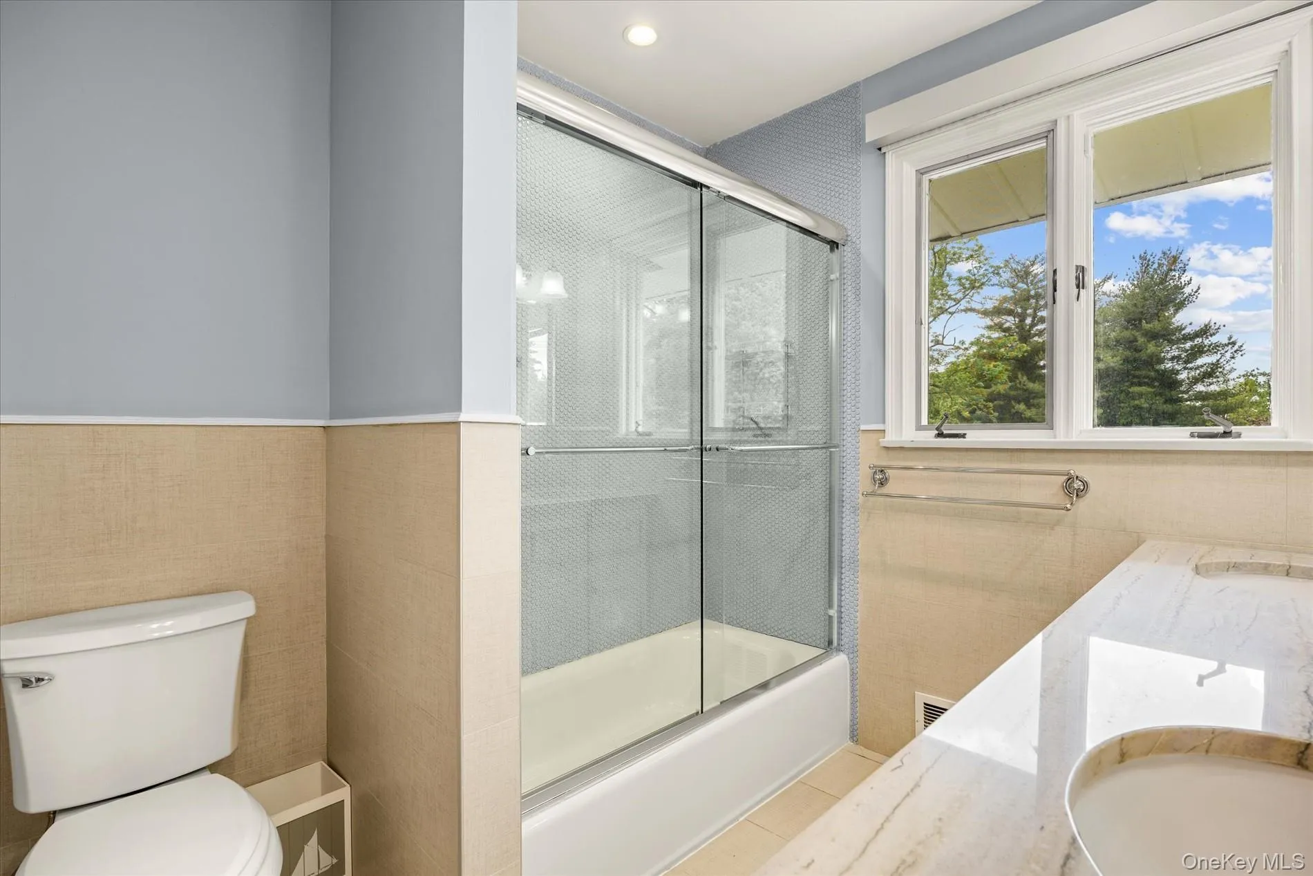 11 Flower Lane, North Hempstead, NY, 5 Bedrooms Bedrooms, 10 Rooms Rooms,3 BathroomsBathrooms,Residential Lease,For Rent,Flower,0,988416 11 Flower Lane, North Hempstead, NY, 5 Bedrooms Bedrooms, 10 Rooms Rooms,3 BathroomsBathrooms,Residential Lease,For Rent,Flower,0,988416