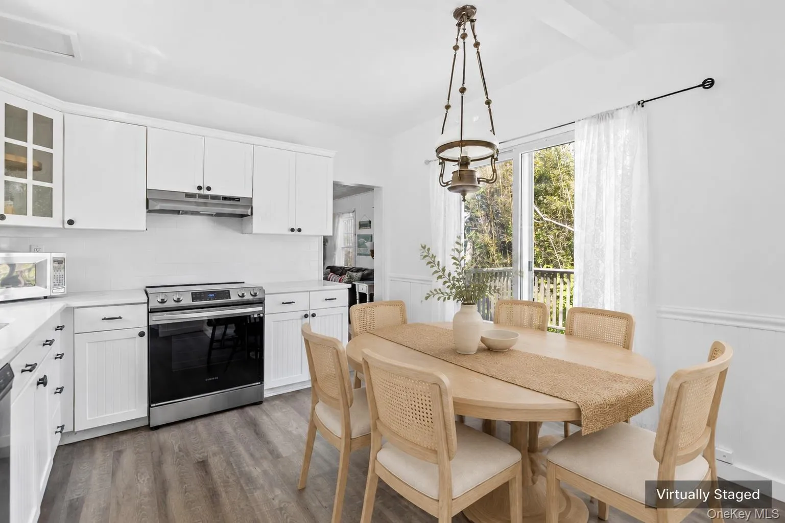 Virtually Staged Kitchen Virtually Staged Kitchen