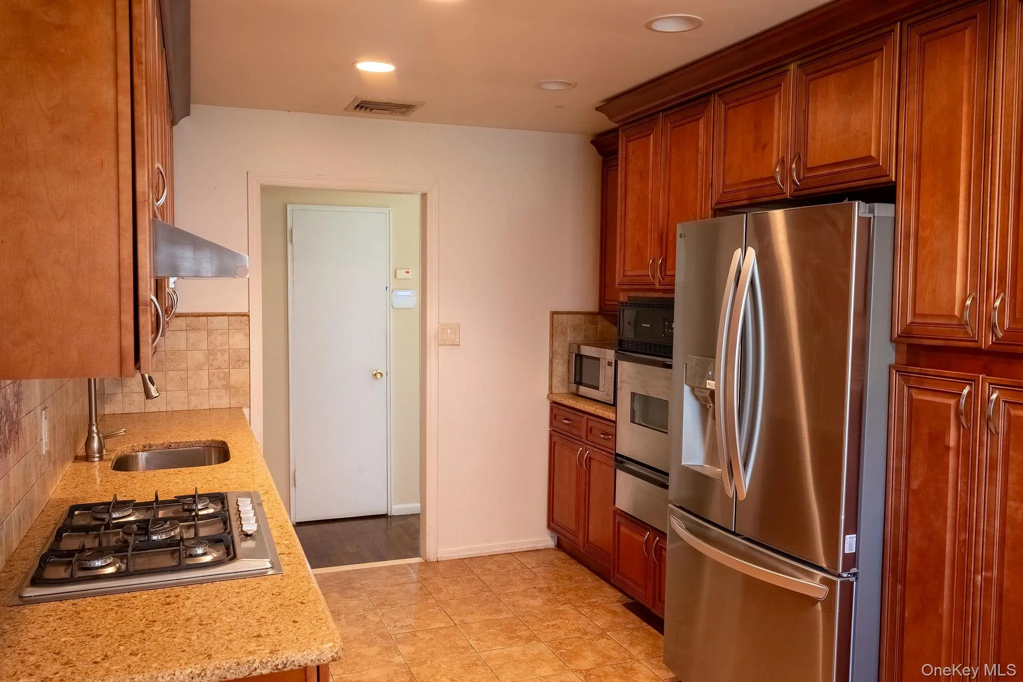 39 Deer Path Lane, Oyster Bay, NY, 3 Bedrooms Bedrooms, 6 Rooms Rooms,2 BathroomsBathrooms,Residential,For Rent,Deer Path,0,988433 39 Deer Path Lane, Oyster Bay, NY, 3 Bedrooms Bedrooms, 6 Rooms Rooms,2 BathroomsBathrooms,Residential,For Rent,Deer Path,0,988433