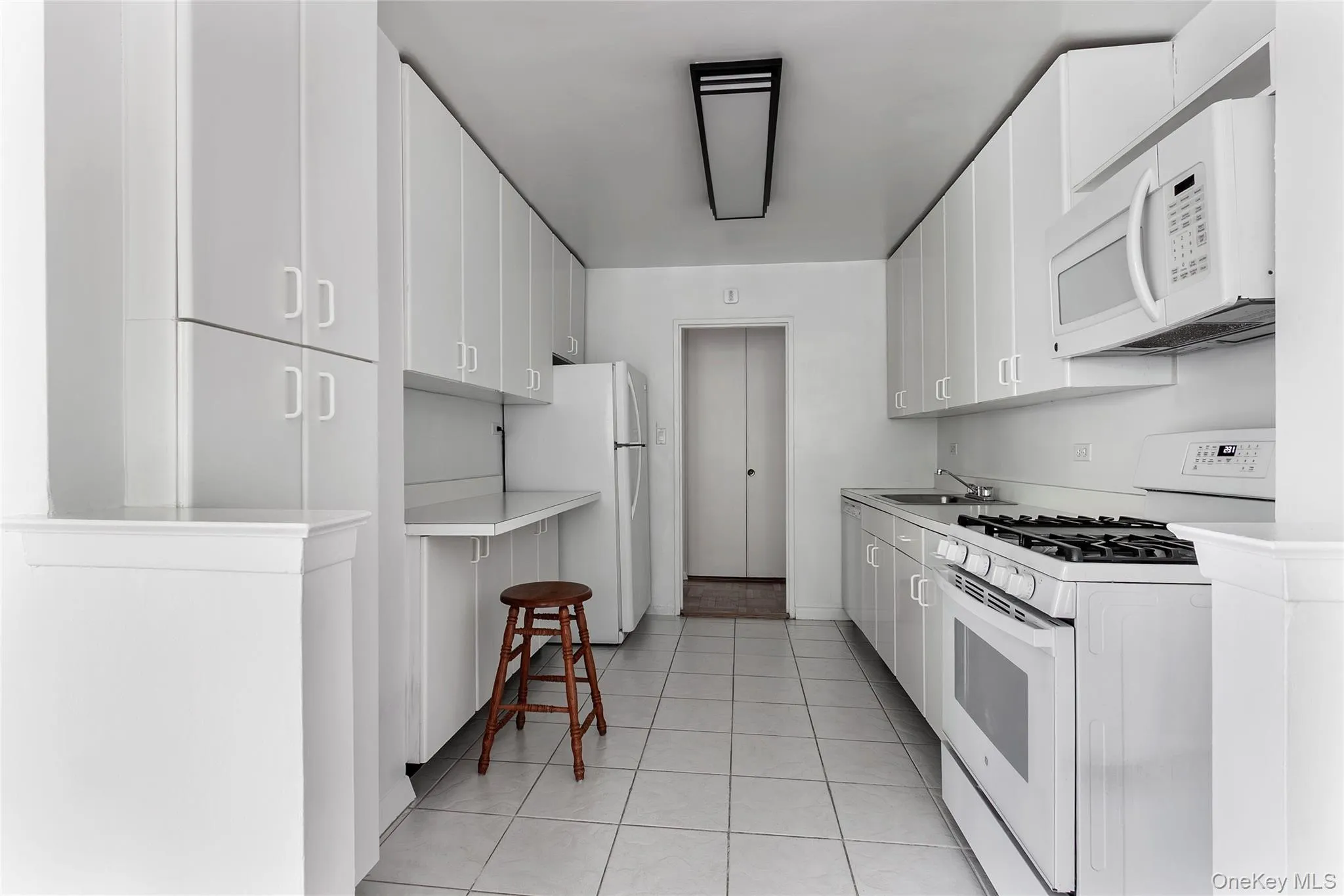 3935 Blackstone Avenue, New York, NY, 2 Bedrooms Bedrooms, 5 Rooms Rooms,2 BathroomsBathrooms,Residential,For Rent,Blackstone,0,988437 3935 Blackstone Avenue, New York, NY, 2 Bedrooms Bedrooms, 5 Rooms Rooms,2 BathroomsBathrooms,Residential,For Rent,Blackstone,0,988437