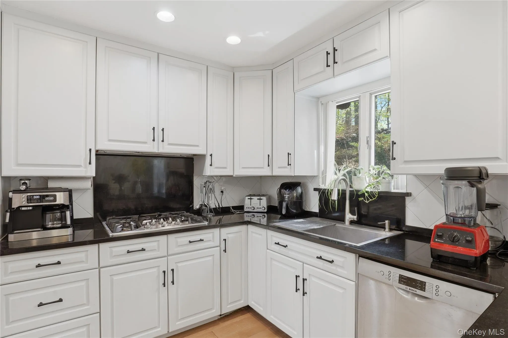 30 Ediths Way, Greenburgh, NY, 3 Bedrooms Bedrooms, 7 Rooms Rooms,2 BathroomsBathrooms,Residential,For Rent,Ediths,0,988446 30 Ediths Way, Greenburgh, NY, 3 Bedrooms Bedrooms, 7 Rooms Rooms,2 BathroomsBathrooms,Residential,For Rent,Ediths,0,988446
