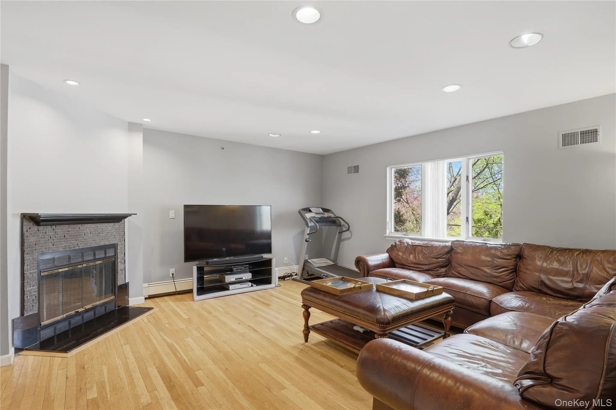 30 Ediths Way, Greenburgh, NY, 3 Bedrooms Bedrooms, 7 Rooms Rooms,2 BathroomsBathrooms,Residential,For Rent,Ediths,0,988446 30 Ediths Way, Greenburgh, NY, 3 Bedrooms Bedrooms, 7 Rooms Rooms,2 BathroomsBathrooms,Residential,For Rent,Ediths,0,988446