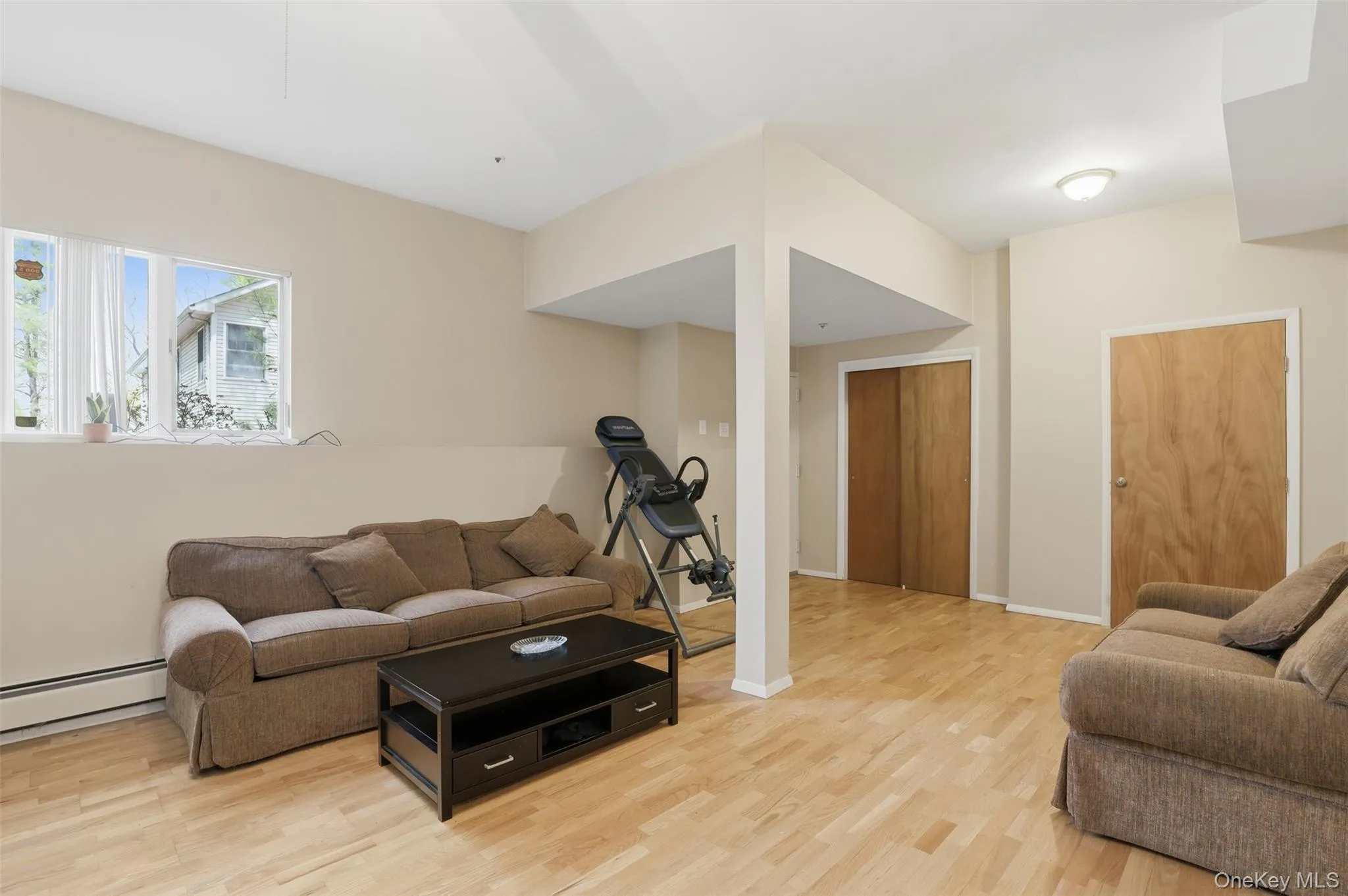 30 Ediths Way, Greenburgh, NY, 3 Bedrooms Bedrooms, 7 Rooms Rooms,2 BathroomsBathrooms,Residential,For Rent,Ediths,0,988446 30 Ediths Way, Greenburgh, NY, 3 Bedrooms Bedrooms, 7 Rooms Rooms,2 BathroomsBathrooms,Residential,For Rent,Ediths,0,988446