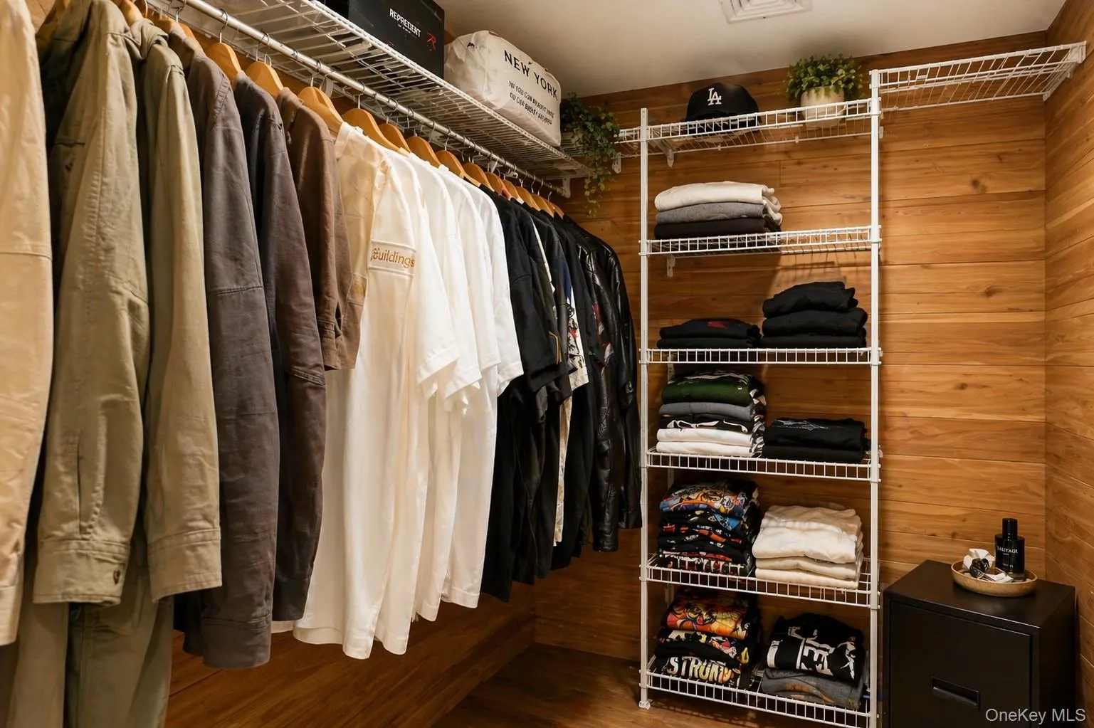 Primary Bedroom Suite has 2 walk-in closets Primary Bedroom Suite has 2 walk-in closets