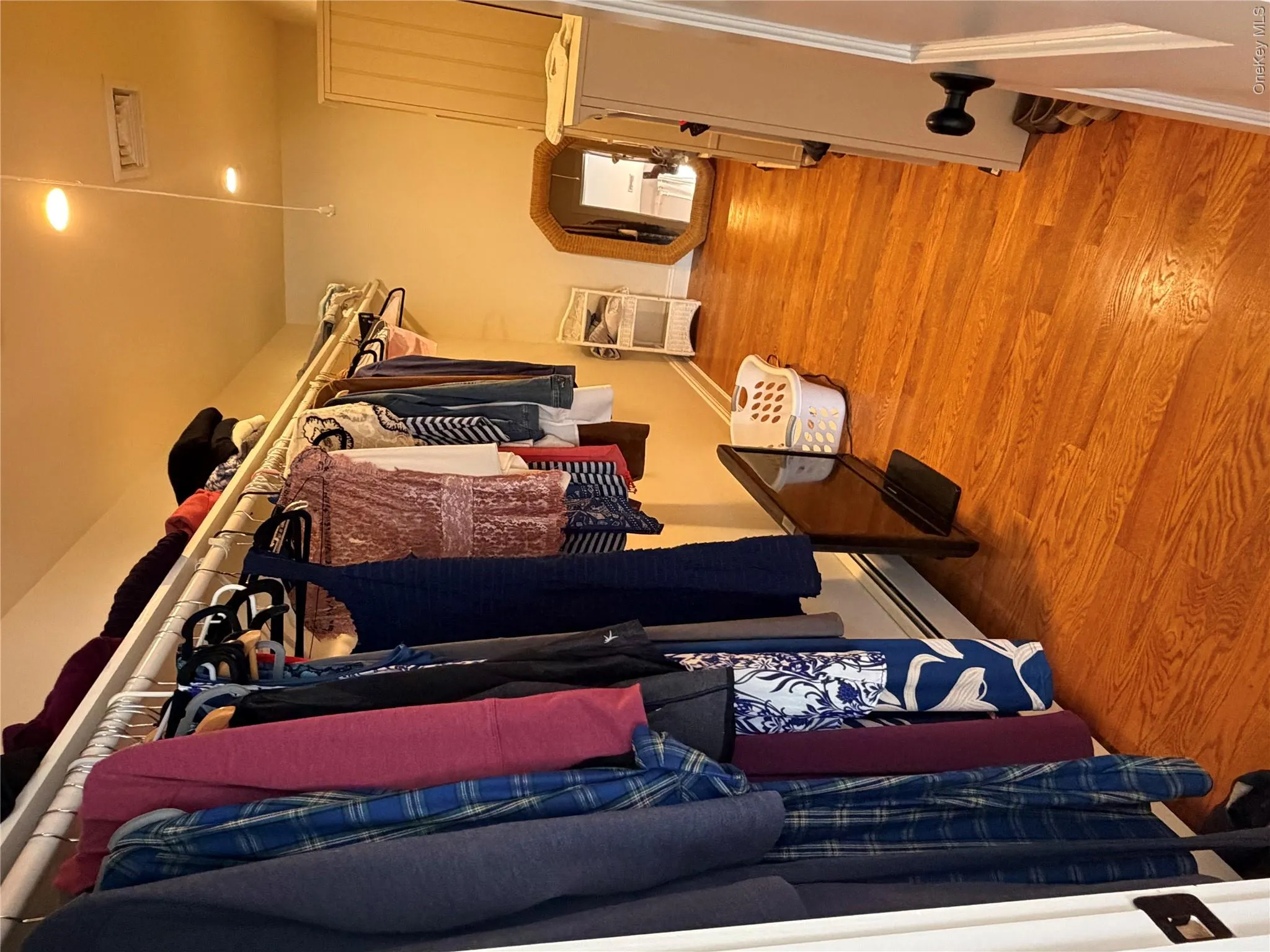 27 Deer Path, Southampton, NY, 5 Bedrooms Bedrooms, 10 Rooms Rooms,5 BathroomsBathrooms,Residential Lease,For Rent,Deer,0,988453 27 Deer Path, Southampton, NY, 5 Bedrooms Bedrooms, 10 Rooms Rooms,5 BathroomsBathrooms,Residential Lease,For Rent,Deer,0,988453