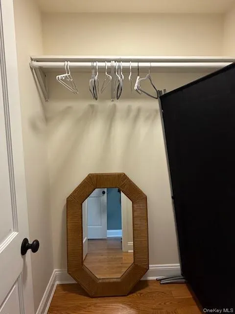 27 Deer Path, Southampton, NY, 5 Bedrooms Bedrooms, 10 Rooms Rooms,5 BathroomsBathrooms,Residential Lease,For Rent,Deer,0,988453 27 Deer Path, Southampton, NY, 5 Bedrooms Bedrooms, 10 Rooms Rooms,5 BathroomsBathrooms,Residential Lease,For Rent,Deer,0,988453