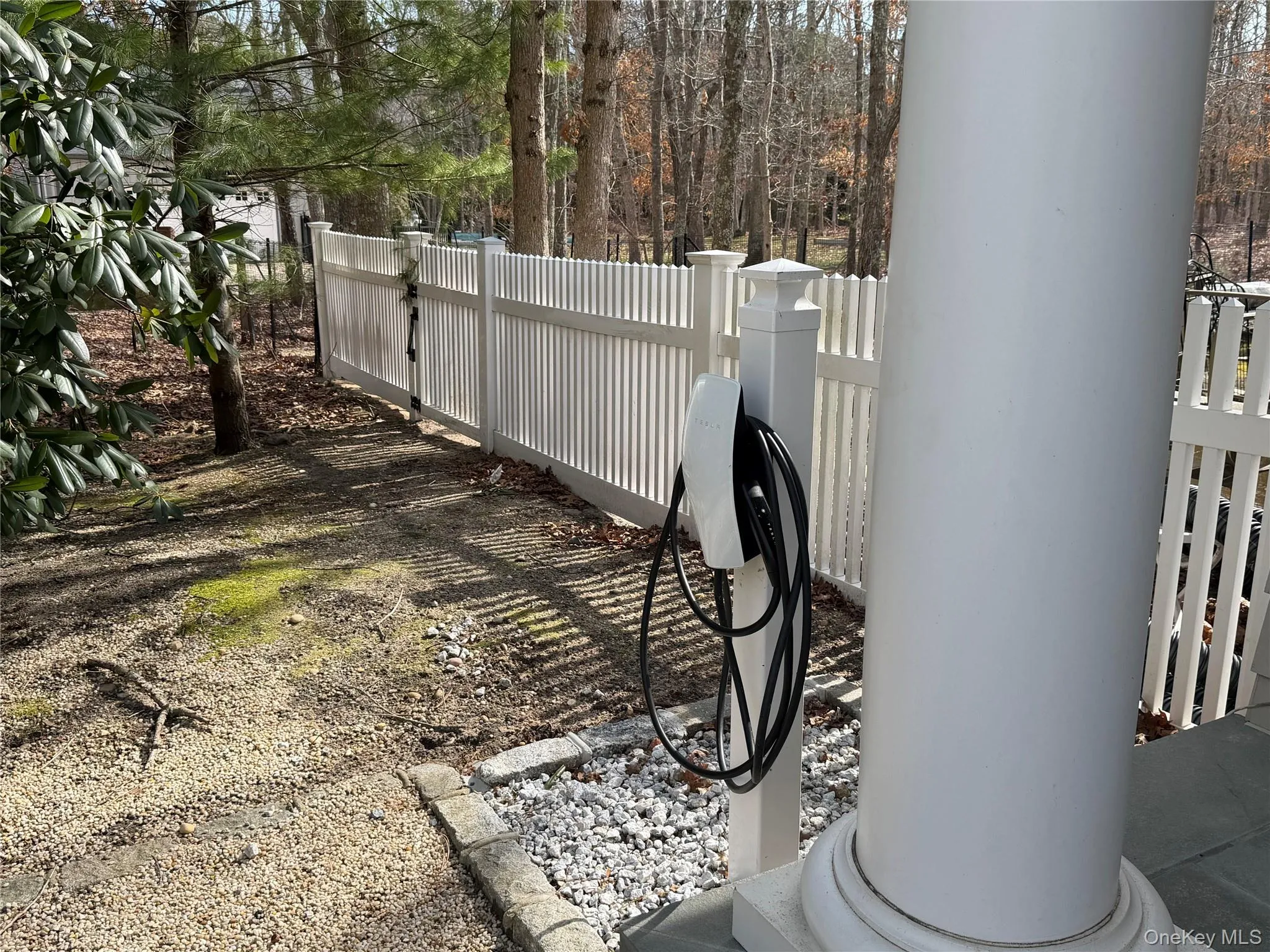 27 Deer Path, Southampton, NY, 5 Bedrooms Bedrooms, 10 Rooms Rooms,5 BathroomsBathrooms,Residential Lease,For Rent,Deer,0,988453 27 Deer Path, Southampton, NY, 5 Bedrooms Bedrooms, 10 Rooms Rooms,5 BathroomsBathrooms,Residential Lease,For Rent,Deer,0,988453