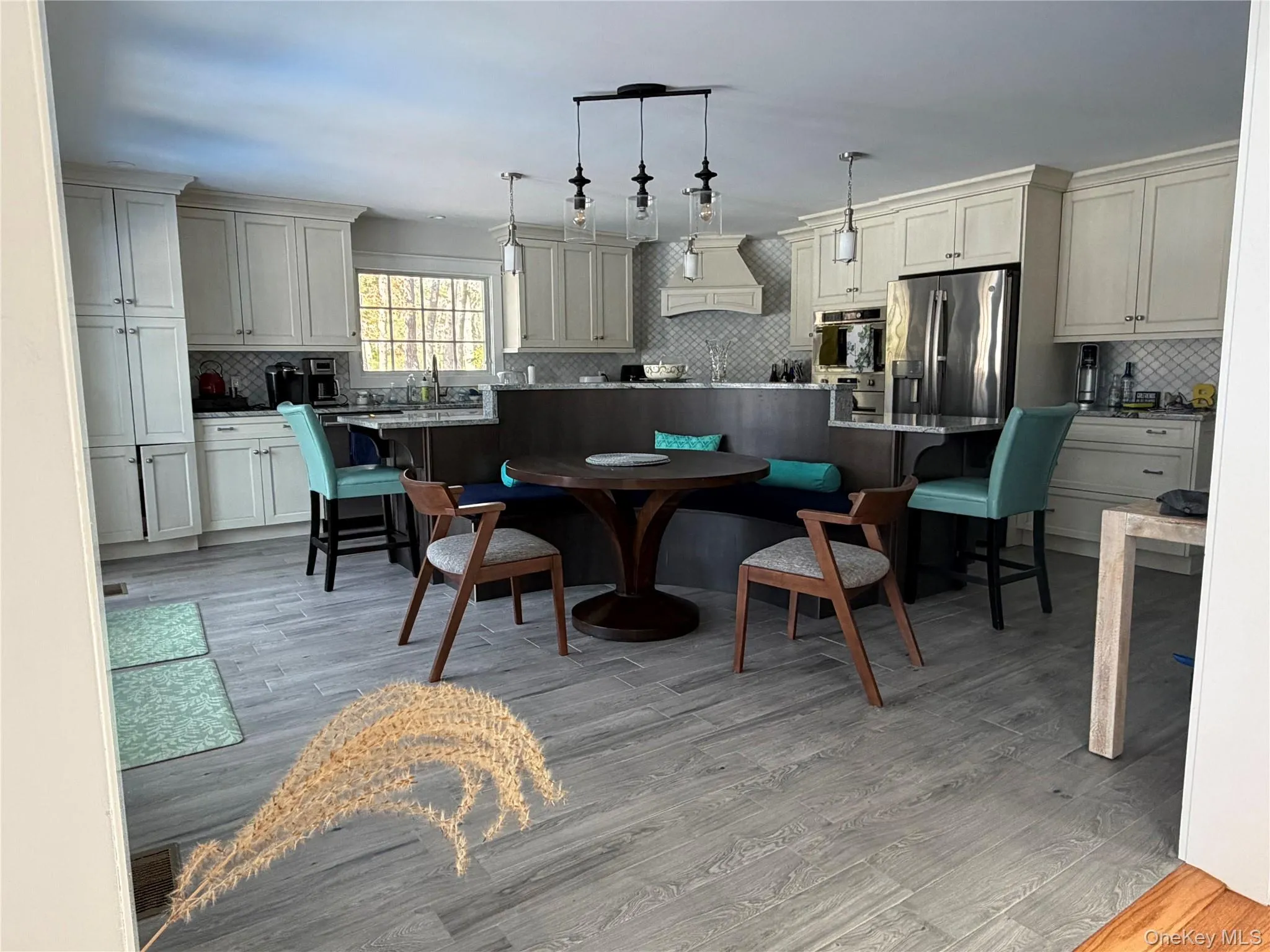 27 Deer Path, Southampton, NY, 5 Bedrooms Bedrooms, 10 Rooms Rooms,5 BathroomsBathrooms,Residential Lease,For Rent,Deer,0,988453 27 Deer Path, Southampton, NY, 5 Bedrooms Bedrooms, 10 Rooms Rooms,5 BathroomsBathrooms,Residential Lease,For Rent,Deer,0,988453