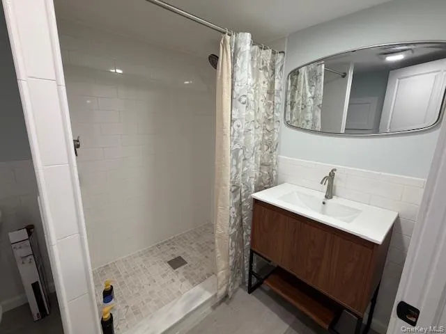 27 Deer Path, Southampton, NY, 5 Bedrooms Bedrooms, 10 Rooms Rooms,5 BathroomsBathrooms,Residential Lease,For Rent,Deer,0,988453 27 Deer Path, Southampton, NY, 5 Bedrooms Bedrooms, 10 Rooms Rooms,5 BathroomsBathrooms,Residential Lease,For Rent,Deer,0,988453