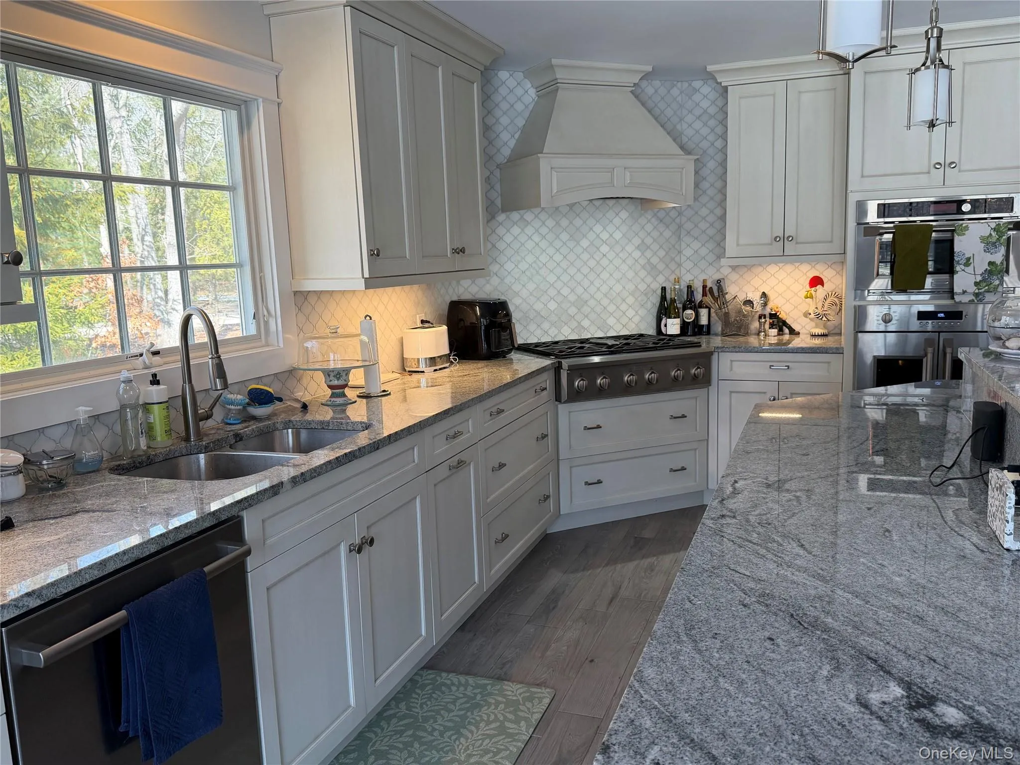 27 Deer Path, Southampton, NY, 5 Bedrooms Bedrooms, 10 Rooms Rooms,5 BathroomsBathrooms,Residential Lease,For Rent,Deer,0,988453 27 Deer Path, Southampton, NY, 5 Bedrooms Bedrooms, 10 Rooms Rooms,5 BathroomsBathrooms,Residential Lease,For Rent,Deer,0,988453