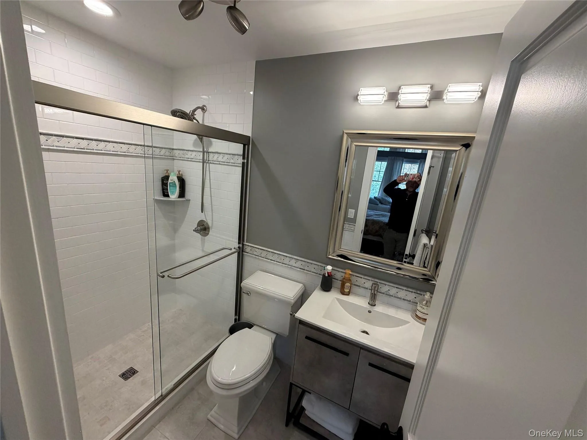 27 Deer Path, Southampton, NY, 5 Bedrooms Bedrooms, 10 Rooms Rooms,5 BathroomsBathrooms,Residential Lease,For Rent,Deer,0,988453 27 Deer Path, Southampton, NY, 5 Bedrooms Bedrooms, 10 Rooms Rooms,5 BathroomsBathrooms,Residential Lease,For Rent,Deer,0,988453