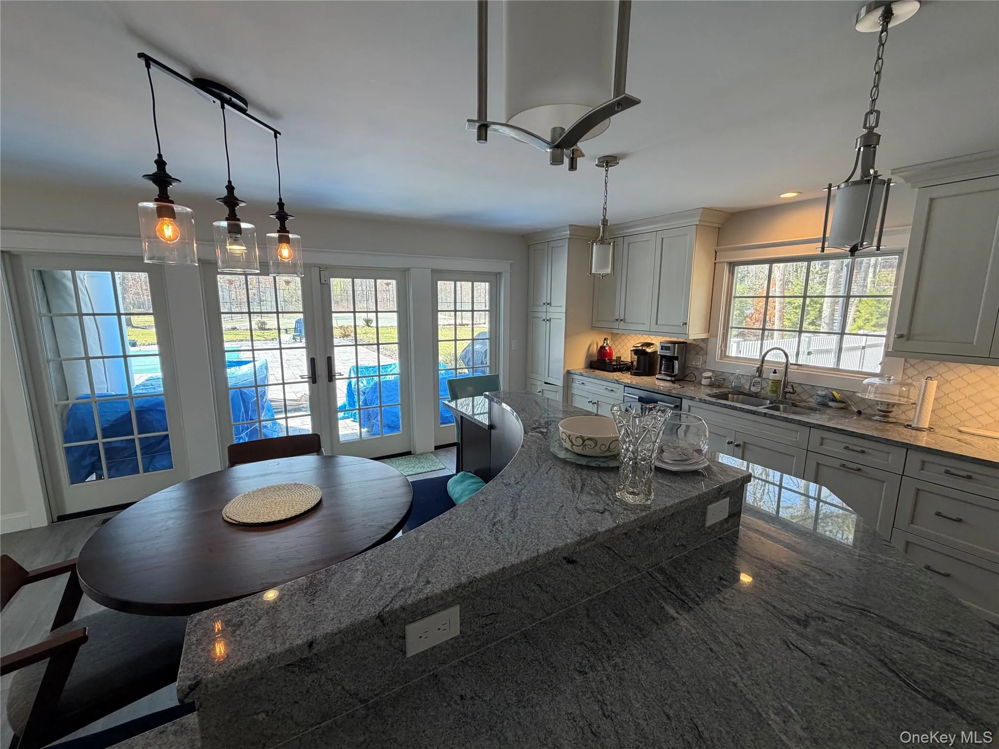 27 Deer Path, Southampton, NY, 5 Bedrooms Bedrooms, 10 Rooms Rooms,5 BathroomsBathrooms,Residential Lease,For Rent,Deer,0,988453 27 Deer Path, Southampton, NY, 5 Bedrooms Bedrooms, 10 Rooms Rooms,5 BathroomsBathrooms,Residential Lease,For Rent,Deer,0,988453