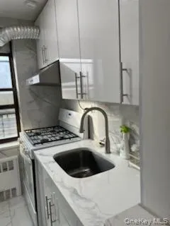 84-19 51 Avenue, New York, NY, 2 Bedrooms Bedrooms, 4 Rooms Rooms,1 BathroomBathrooms,Residential Sale,For Rent,51 Avenue,0,988475 84-19 51 Avenue, New York, NY, 2 Bedrooms Bedrooms, 4 Rooms Rooms,1 BathroomBathrooms,Residential Sale,For Rent,51 Avenue,0,988475