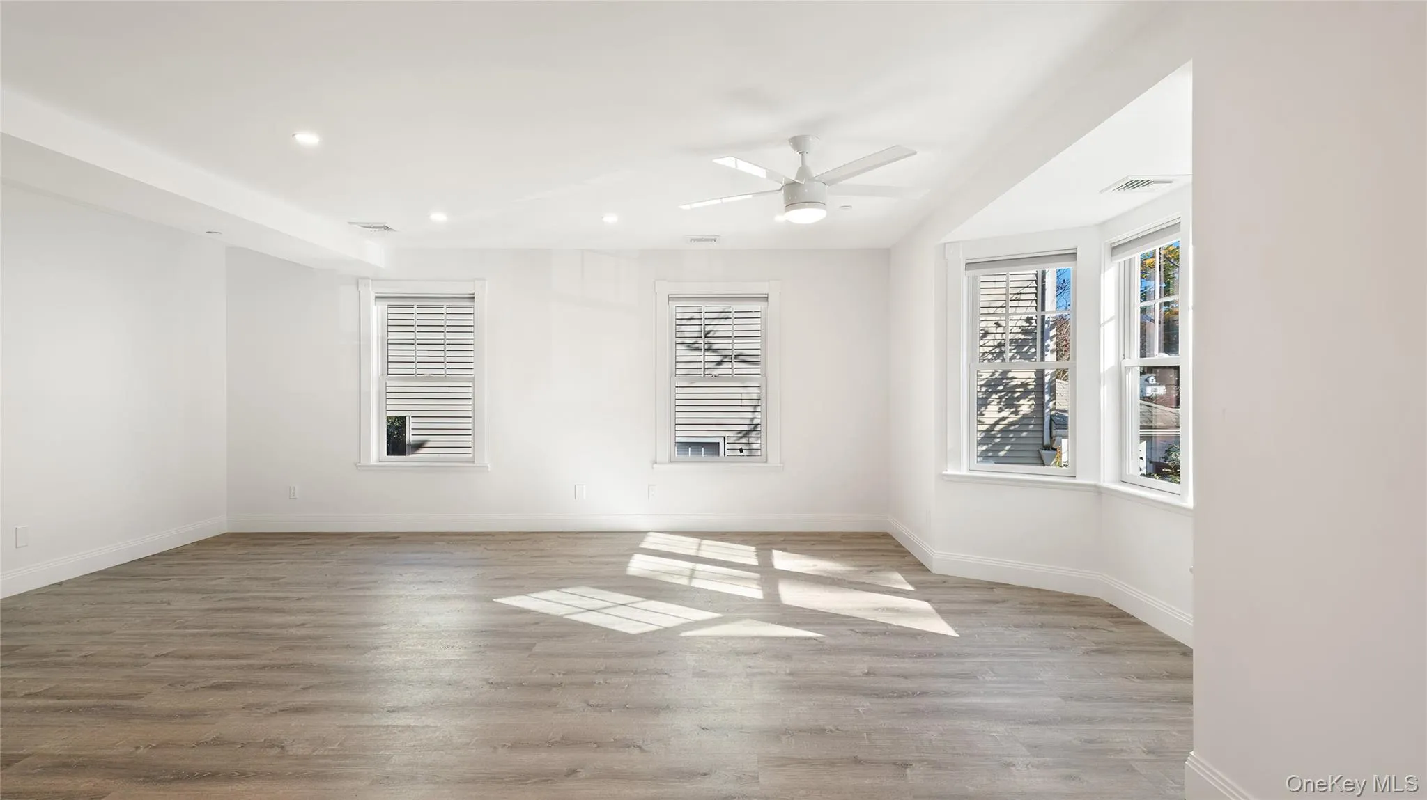 33 Devoe Street, Greenburgh, NY, 2 Bedrooms Bedrooms, 3 Rooms Rooms,1 BathroomBathrooms,Residential Lease,For Rent,Devoe,0,988476 33 Devoe Street, Greenburgh, NY, 2 Bedrooms Bedrooms, 3 Rooms Rooms,1 BathroomBathrooms,Residential Lease,For Rent,Devoe,0,988476