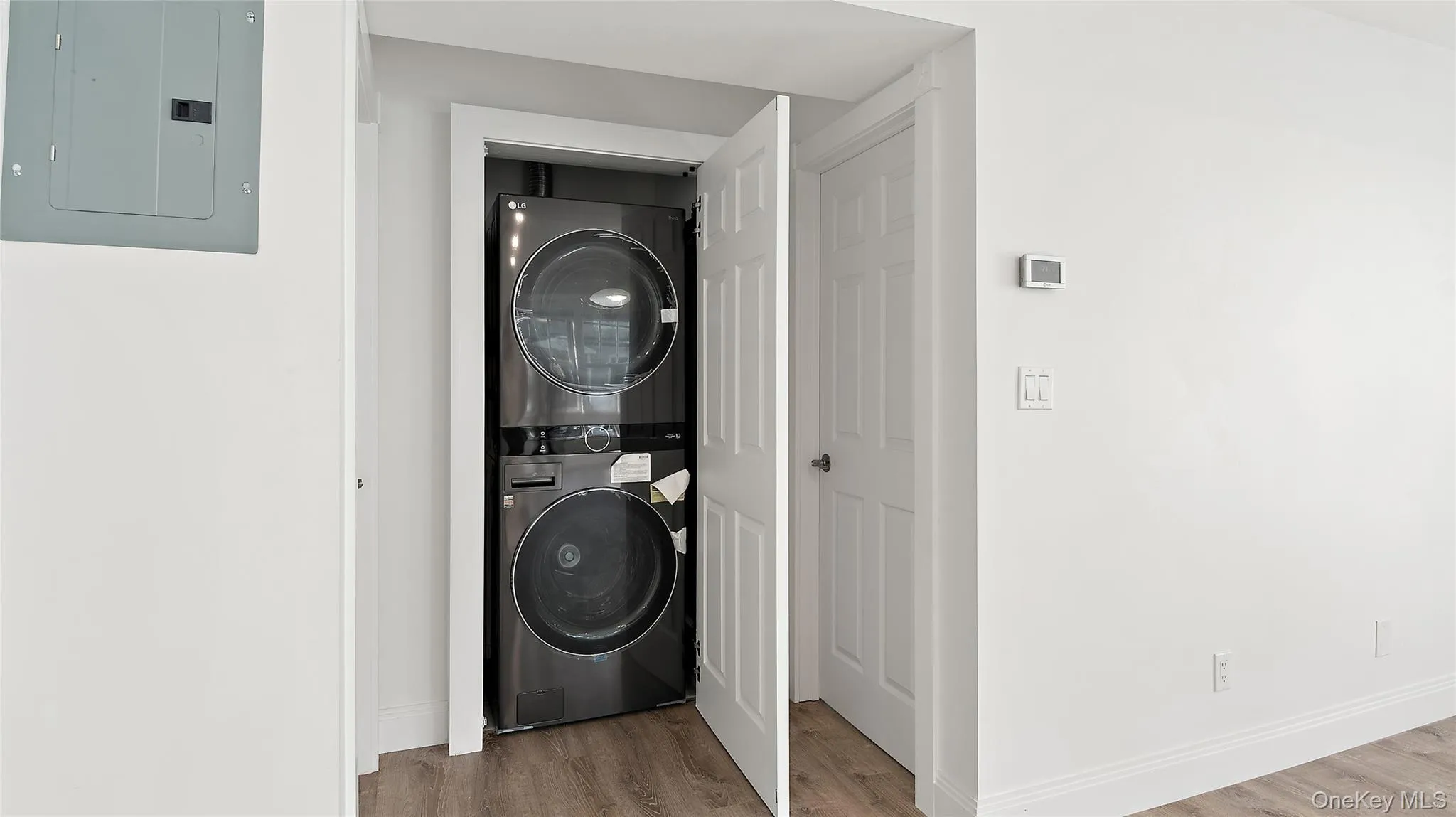 33 Devoe Street, Greenburgh, NY, 2 Bedrooms Bedrooms, 3 Rooms Rooms,1 BathroomBathrooms,Residential Lease,For Rent,Devoe,0,988476 33 Devoe Street, Greenburgh, NY, 2 Bedrooms Bedrooms, 3 Rooms Rooms,1 BathroomBathrooms,Residential Lease,For Rent,Devoe,0,988476