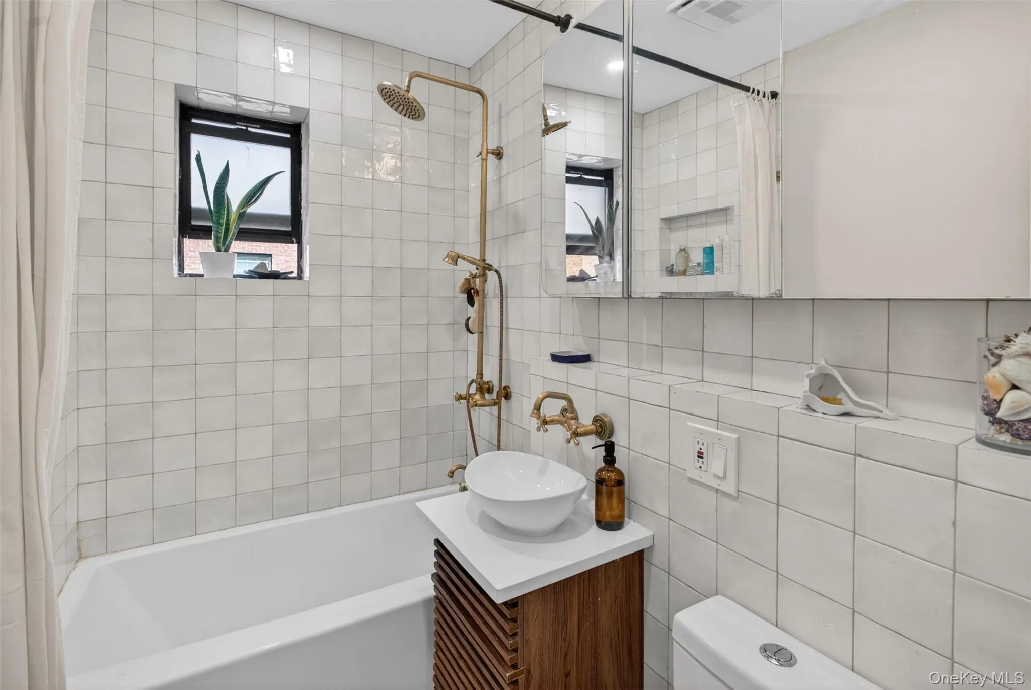 10325 68th Avenue, New York, NY, 1 Bedroom Bedrooms, 4 Rooms Rooms,1 BathroomBathrooms,Residential Sale,For Rent,68th,0,988492 10325 68th Avenue, New York, NY, 1 Bedroom Bedrooms, 4 Rooms Rooms,1 BathroomBathrooms,Residential Sale,For Rent,68th,0,988492
