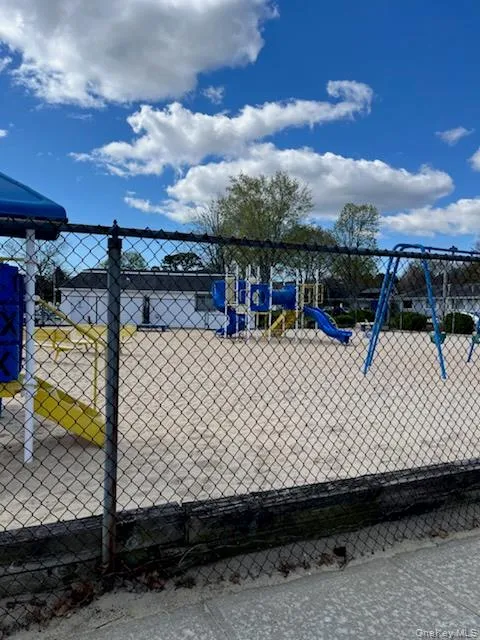 30 Storm Drives, Islip, NY, 2 Bedrooms Bedrooms, 5 Rooms Rooms,1 BathroomBathrooms,Residential Sale,For Rent,Storm,0,988497 30 Storm Drives, Islip, NY, 2 Bedrooms Bedrooms, 5 Rooms Rooms,1 BathroomBathrooms,Residential Sale,For Rent,Storm,0,988497