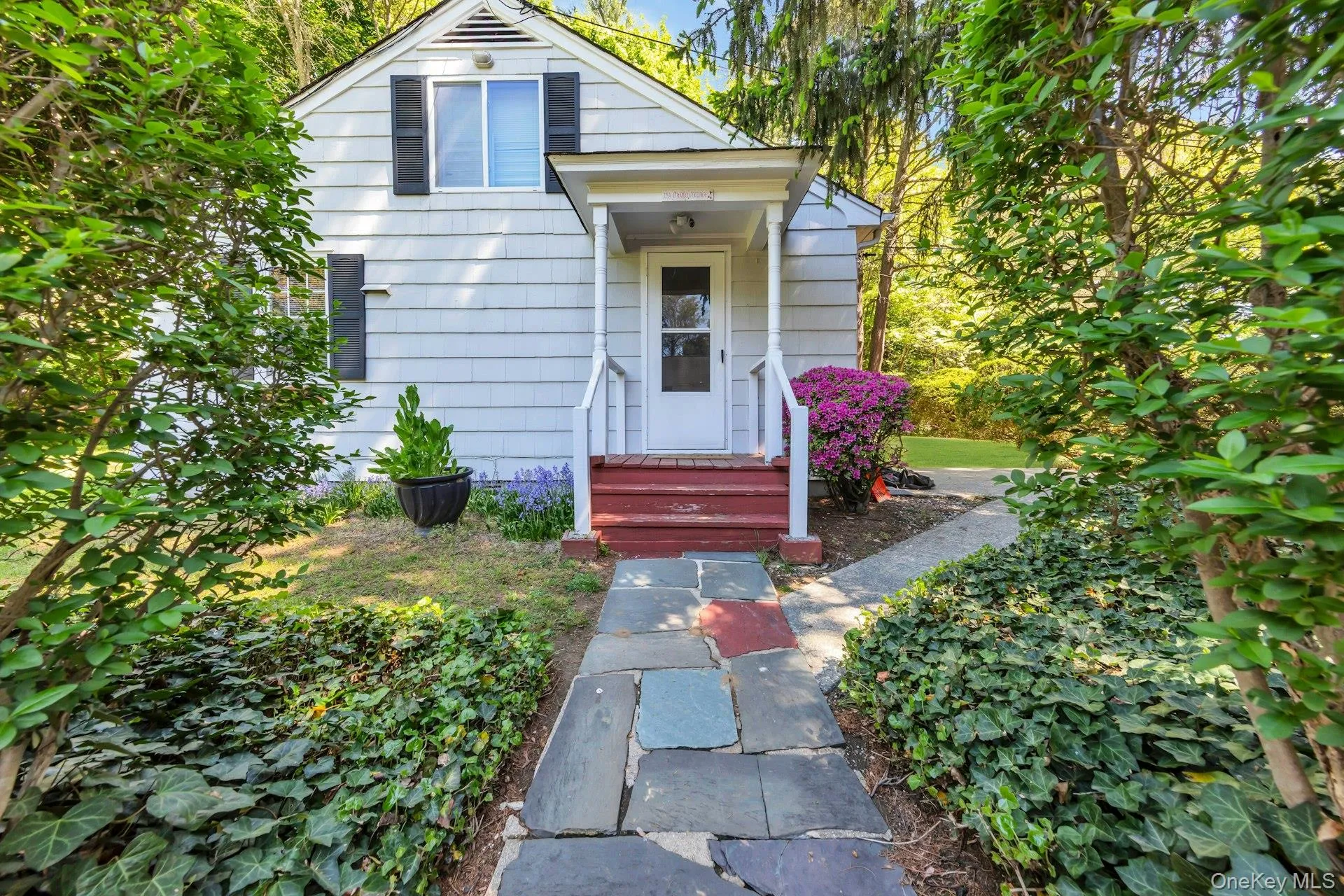 15 Cherry Lane, Oyster Bay, NY, 1 Bedroom Bedrooms, 4 Rooms Rooms,1 BathroomBathrooms,Residential Lease,For Rent,Cherry,0,988528 15 Cherry Lane, Oyster Bay, NY, 1 Bedroom Bedrooms, 4 Rooms Rooms,1 BathroomBathrooms,Residential Lease,For Rent,Cherry,0,988528