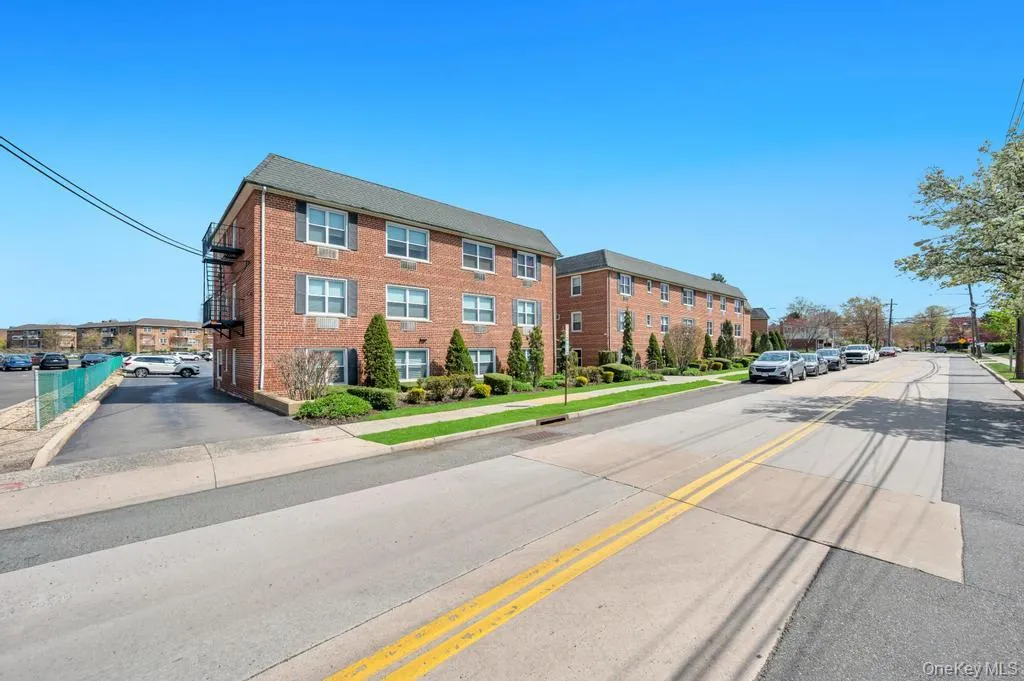 111 Centre Avenue, Hempstead, NY, 1 Room Rooms,1 BathroomBathrooms,Residential,For Rent,Centre,0,988533 111 Centre Avenue, Hempstead, NY, 1 Room Rooms,1 BathroomBathrooms,Residential,For Rent,Centre,0,988533