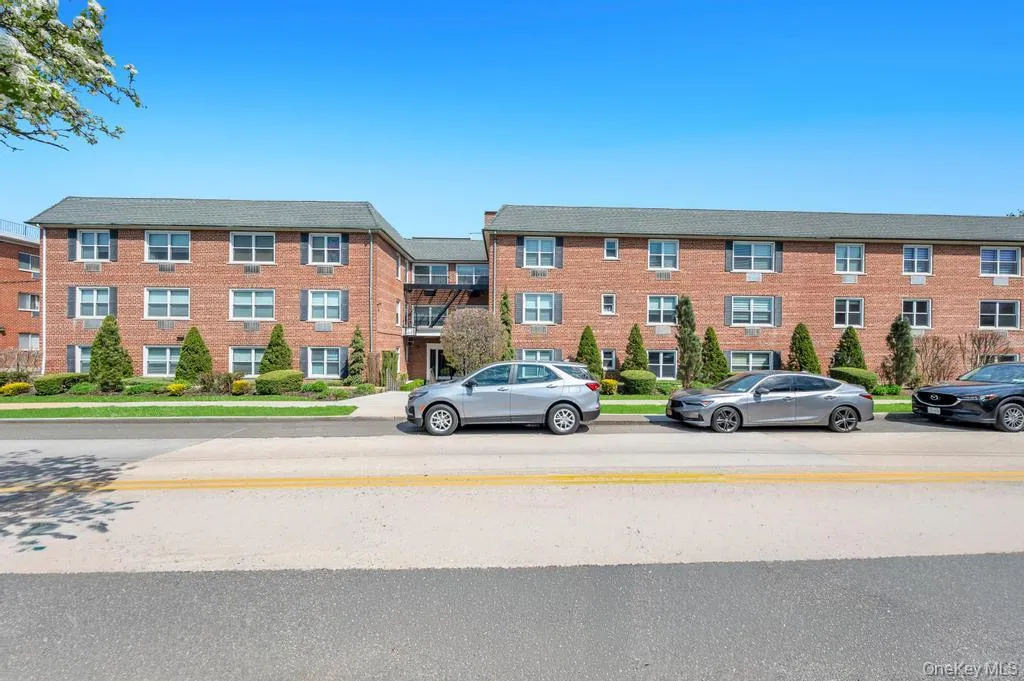 111 Centre Avenue, Hempstead, NY, 1 Room Rooms,1 BathroomBathrooms,Residential,For Rent,Centre,0,988533 111 Centre Avenue, Hempstead, NY, 1 Room Rooms,1 BathroomBathrooms,Residential,For Rent,Centre,0,988533