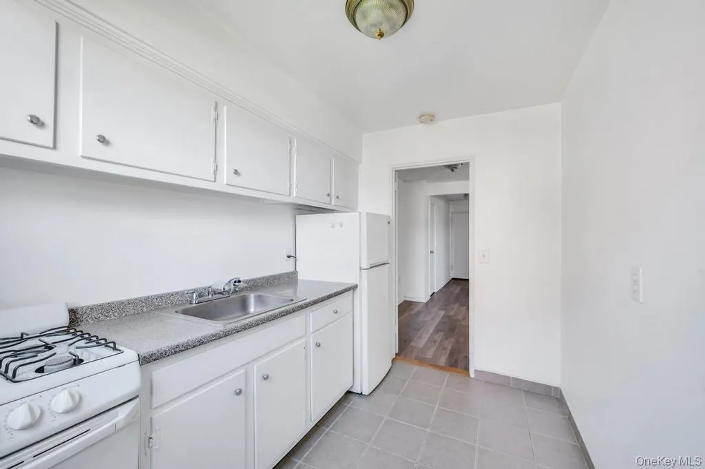 111 Centre Avenue, Hempstead, NY, 1 Room Rooms,1 BathroomBathrooms,Residential,For Rent,Centre,0,988533 111 Centre Avenue, Hempstead, NY, 1 Room Rooms,1 BathroomBathrooms,Residential,For Rent,Centre,0,988533