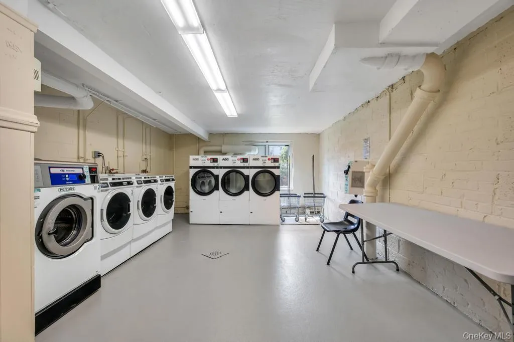 111 Centre Avenue, Hempstead, NY, 1 Room Rooms,1 BathroomBathrooms,Residential,For Rent,Centre,0,988533 111 Centre Avenue, Hempstead, NY, 1 Room Rooms,1 BathroomBathrooms,Residential,For Rent,Centre,0,988533