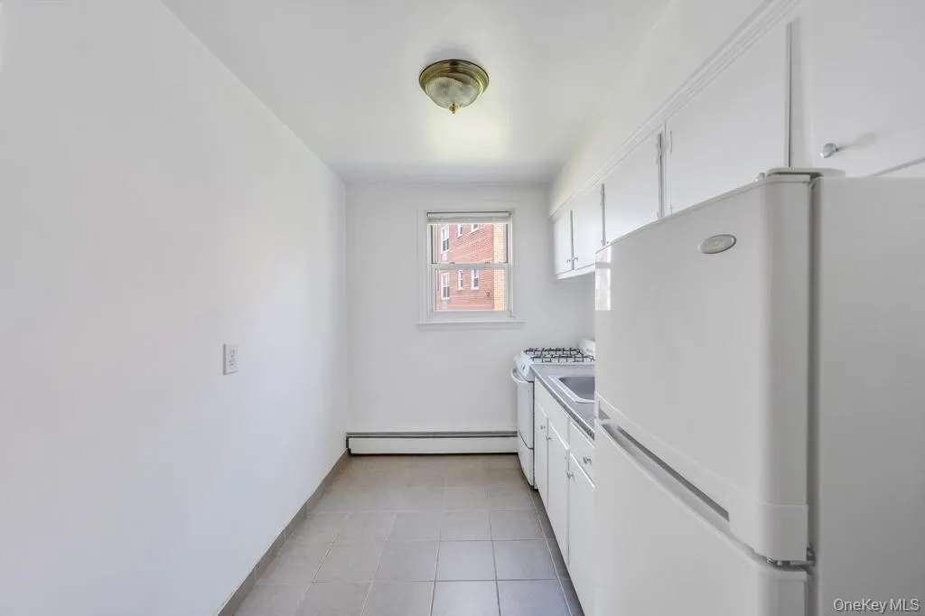 111 Centre Avenue, Hempstead, NY, 1 Room Rooms,1 BathroomBathrooms,Residential,For Rent,Centre,0,988533 111 Centre Avenue, Hempstead, NY, 1 Room Rooms,1 BathroomBathrooms,Residential,For Rent,Centre,0,988533