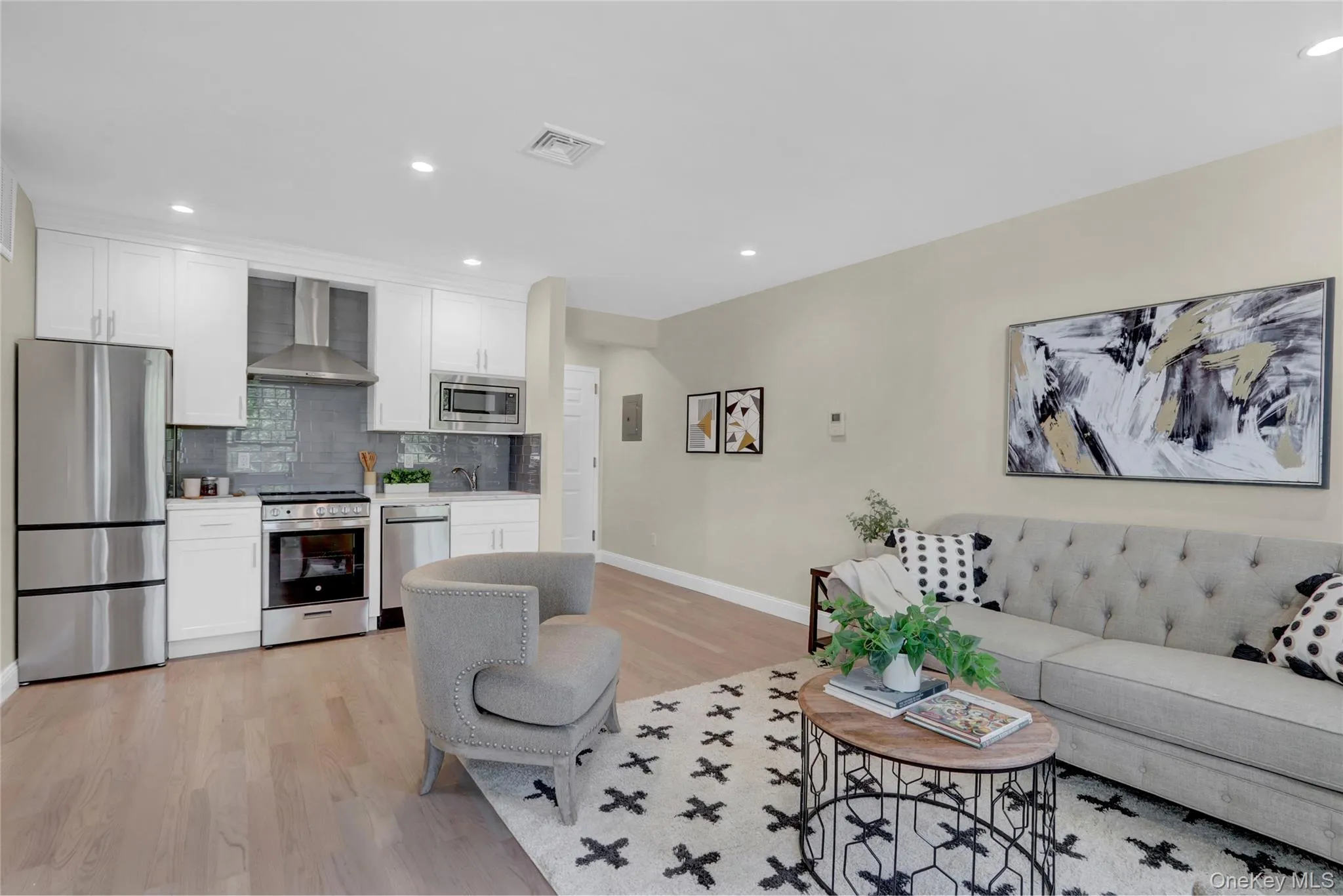 610 Jerico Turnpike, North Hempstead, NY, 1 Bedroom Bedrooms, 3 Rooms Rooms,1 BathroomBathrooms,Residential Lease,For Rent,Jerico,0,988543 610 Jerico Turnpike, North Hempstead, NY, 1 Bedroom Bedrooms, 3 Rooms Rooms,1 BathroomBathrooms,Residential Lease,For Rent,Jerico,0,988543