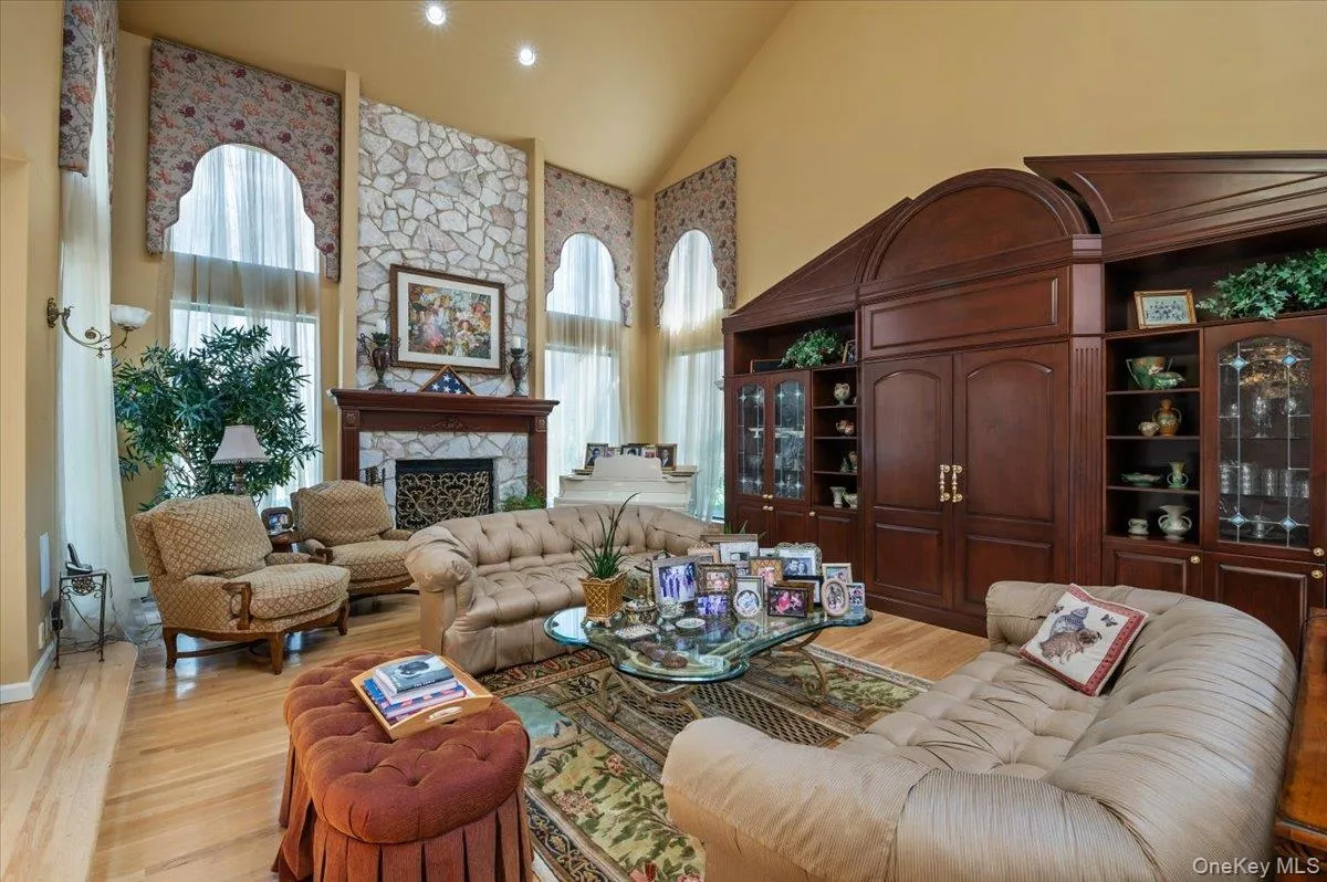 45 Coves Run, Oyster Bay, NY, 7 Bedrooms Bedrooms, 18 Rooms Rooms,5 BathroomsBathrooms,Residential,For Rent,Coves,0,988558 45 Coves Run, Oyster Bay, NY, 7 Bedrooms Bedrooms, 18 Rooms Rooms,5 BathroomsBathrooms,Residential,For Rent,Coves,0,988558